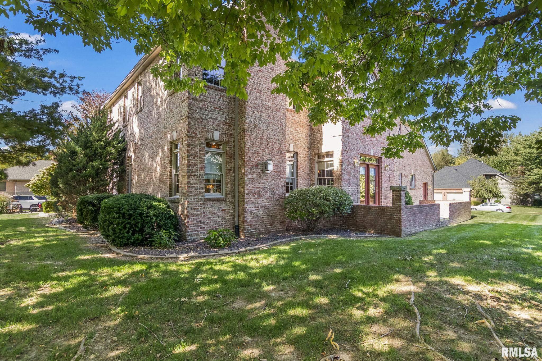 1604 HUBBARD Lane