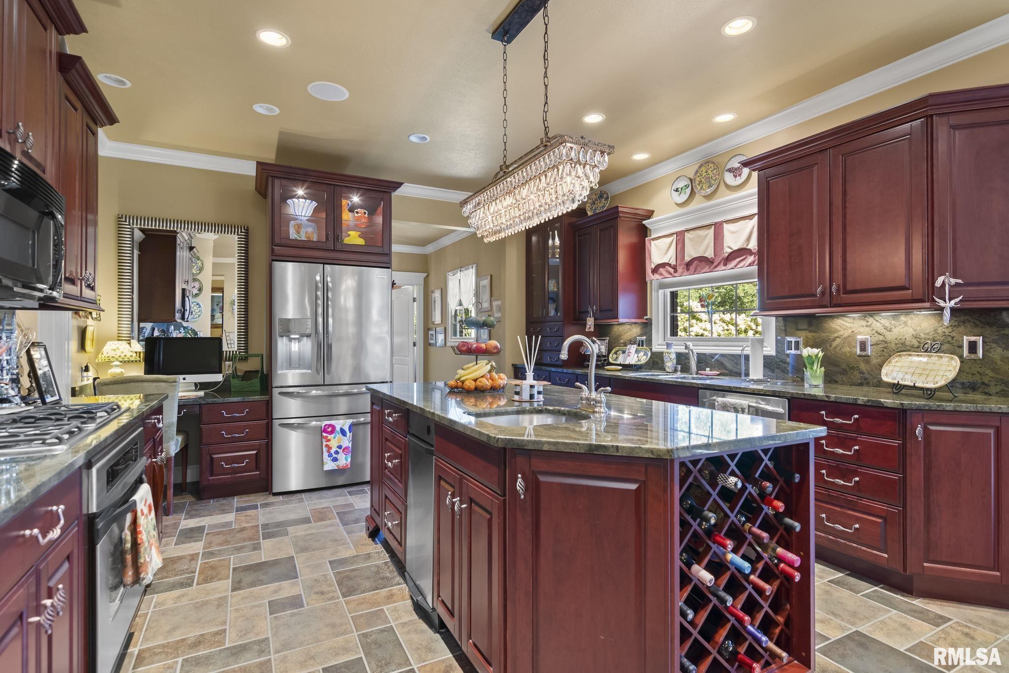 1604 HUBBARD Lane