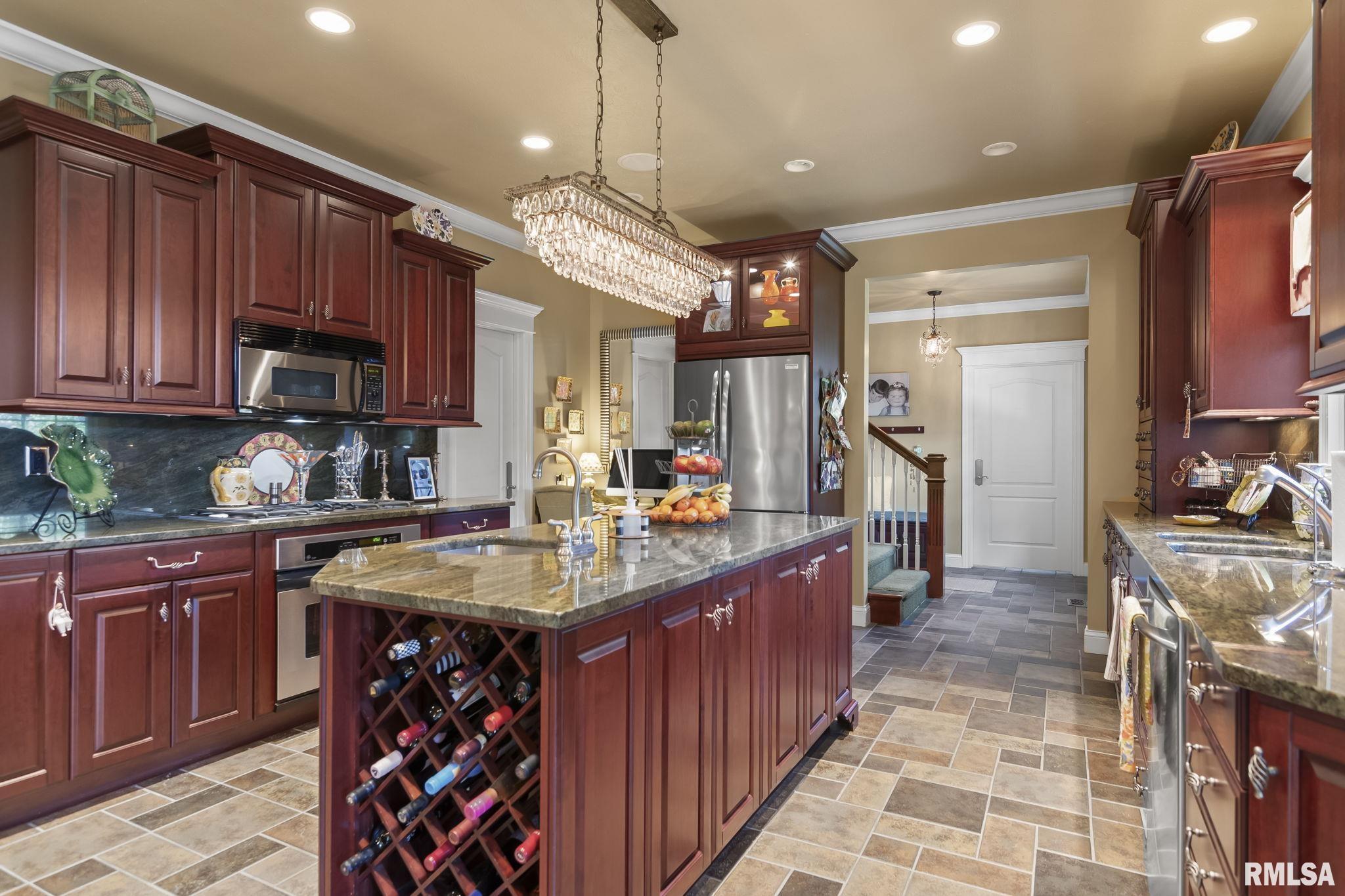 1604 HUBBARD Lane