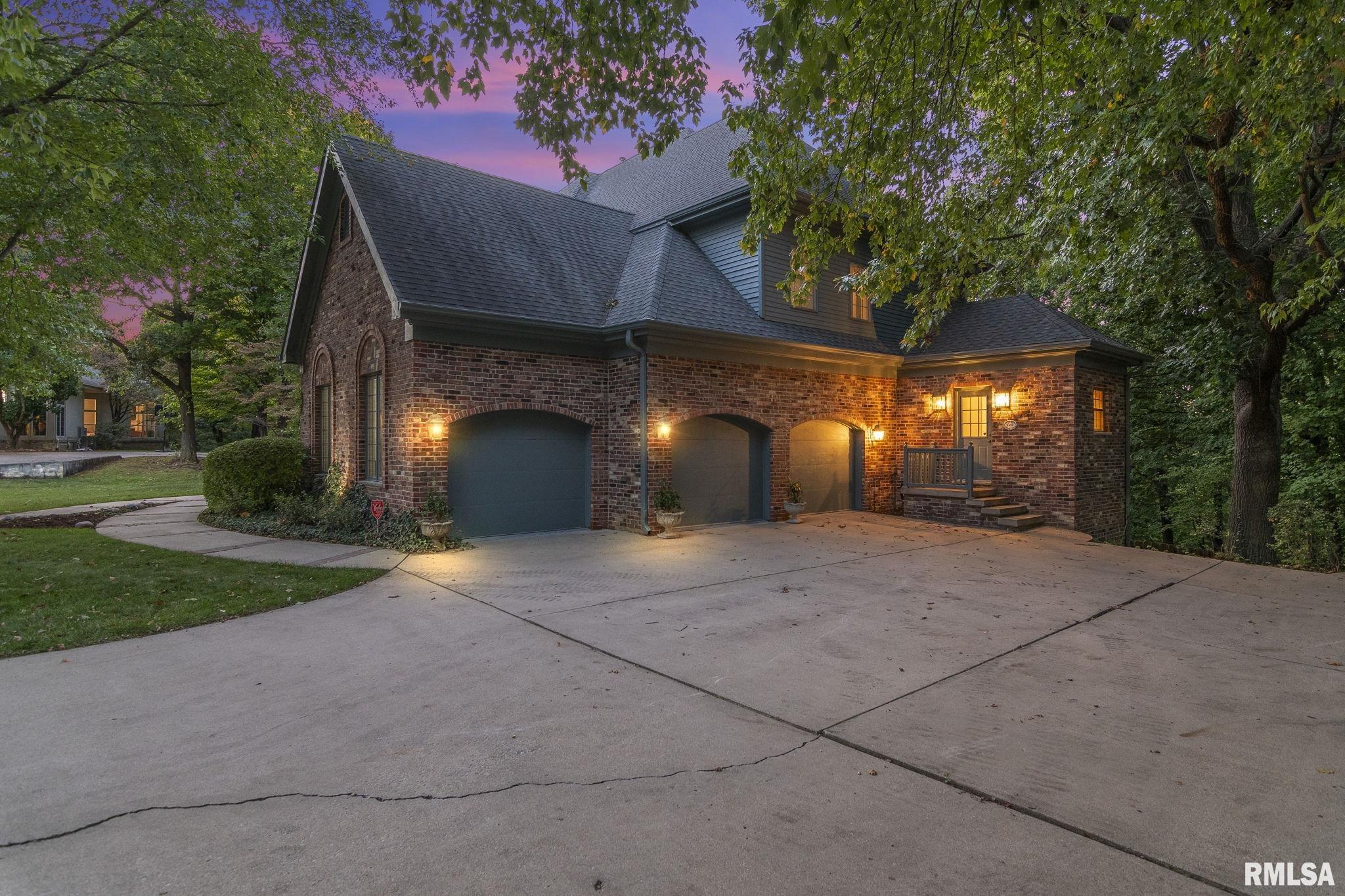 843 COVENTRY Point