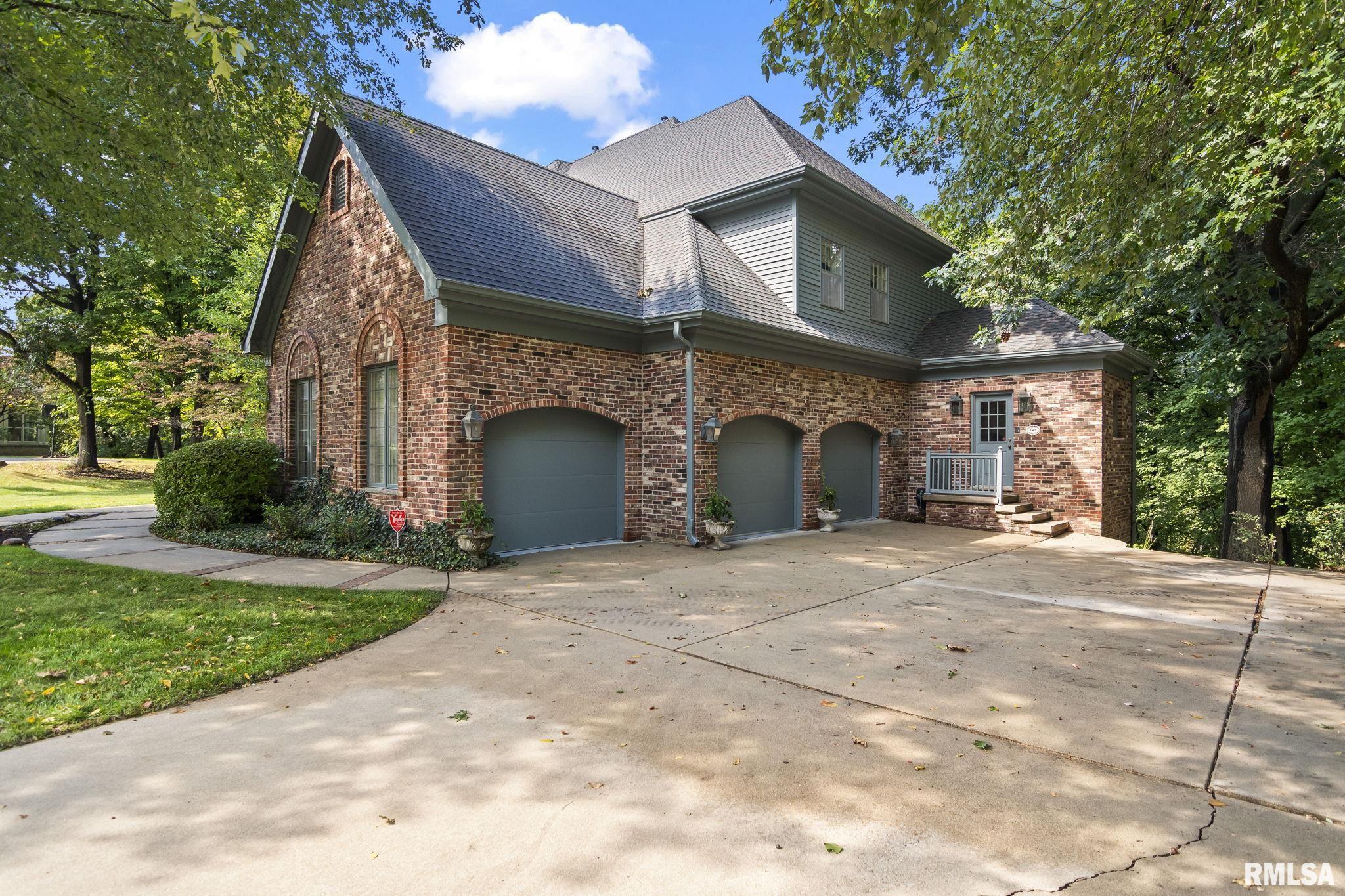843 COVENTRY Point