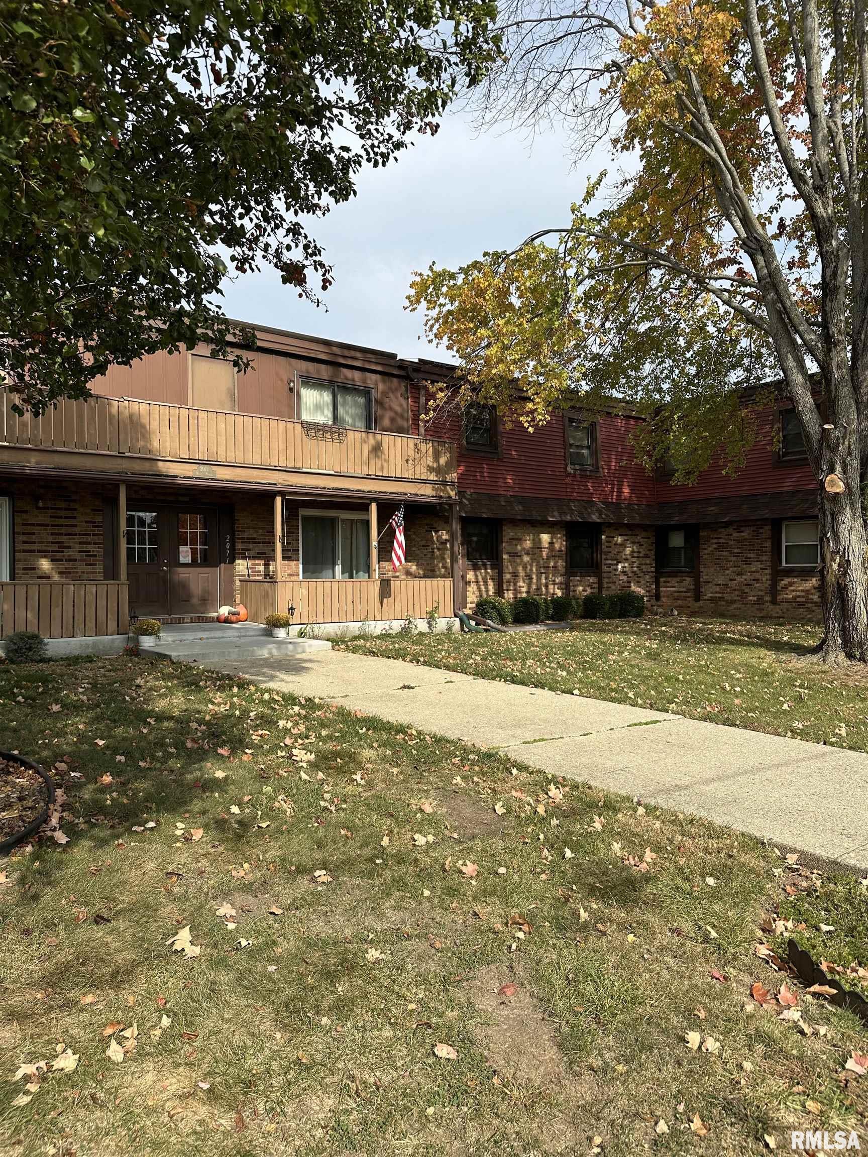 2081 W MONROE Street Unit: 2