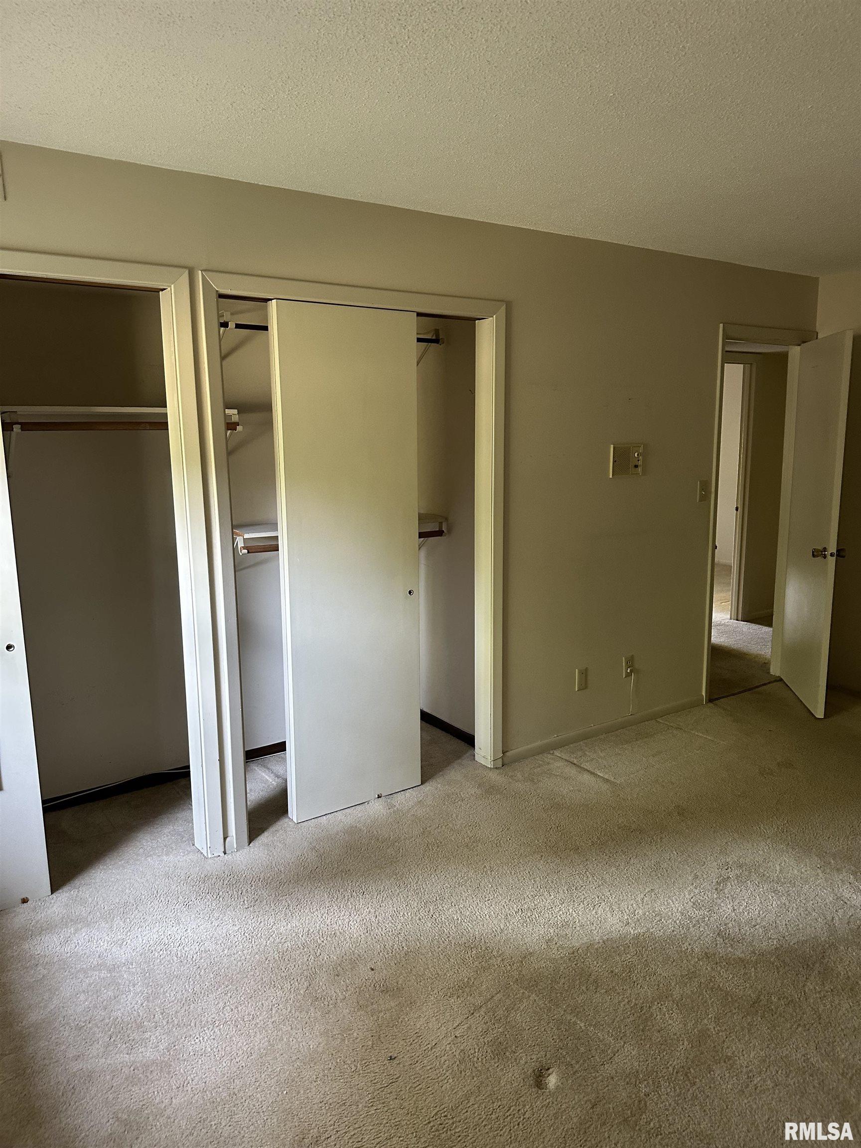 2081 W MONROE Street Unit: 2