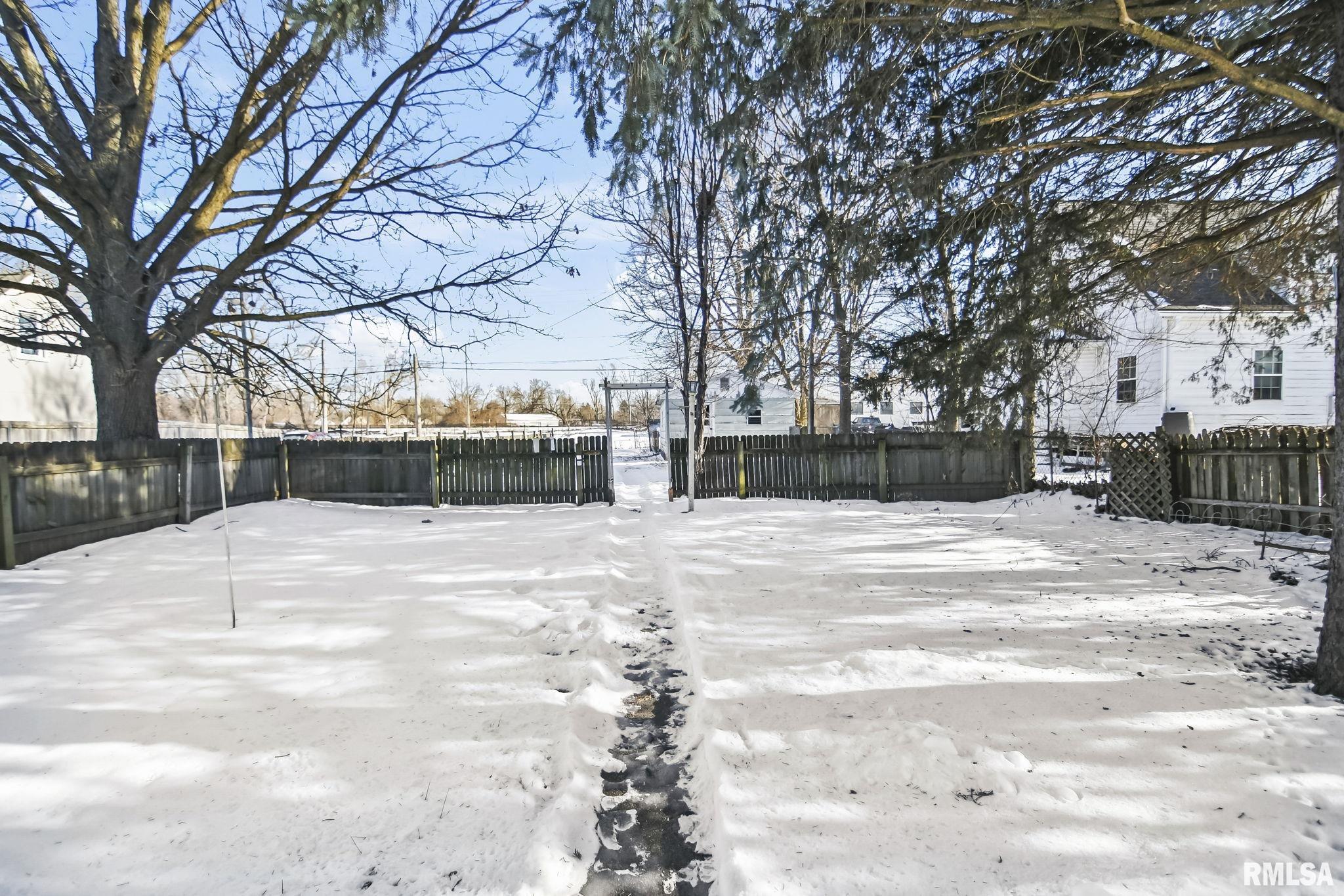 2084 PEORIA Road