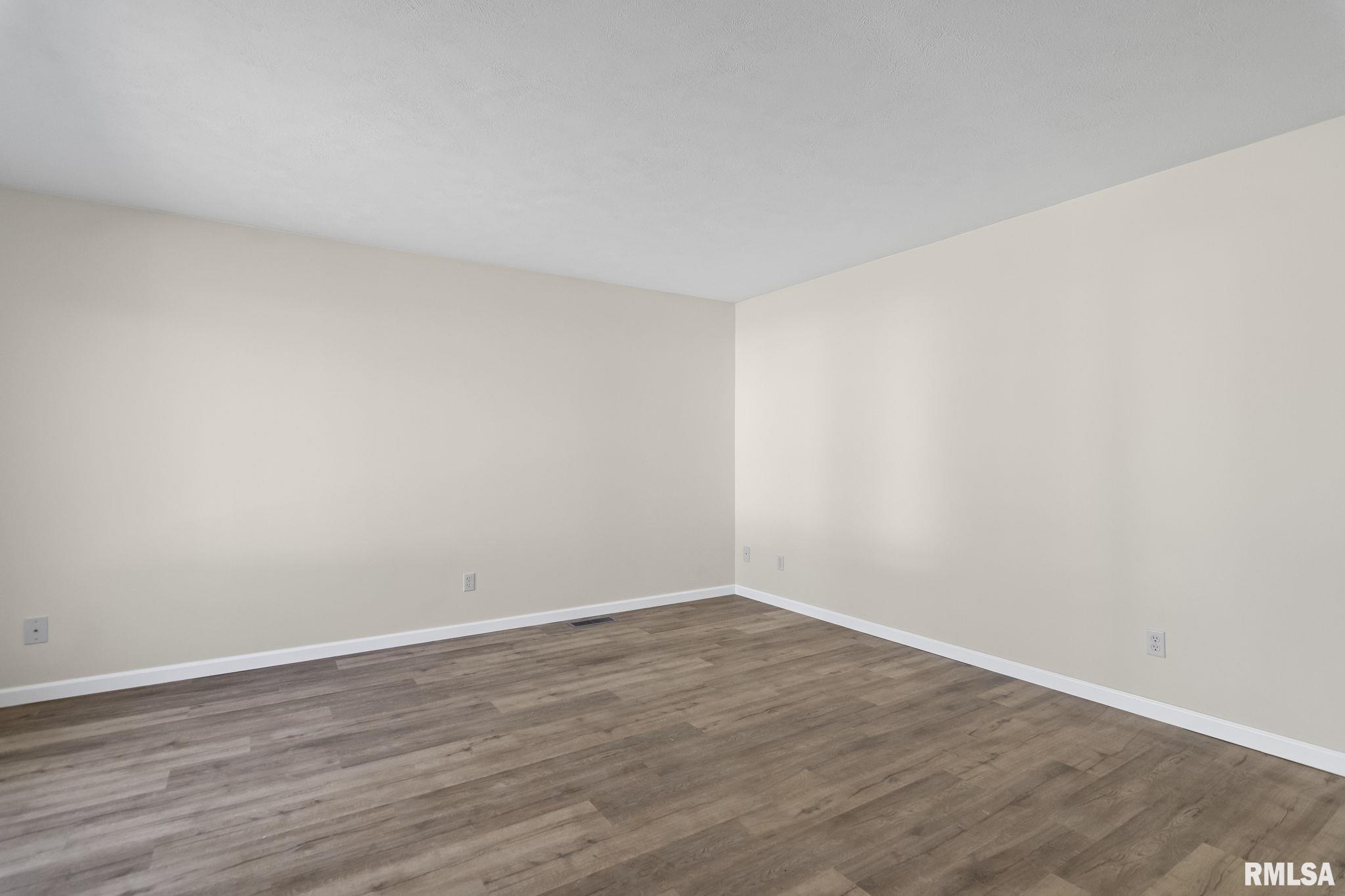 1805 S Buhr Mill Court