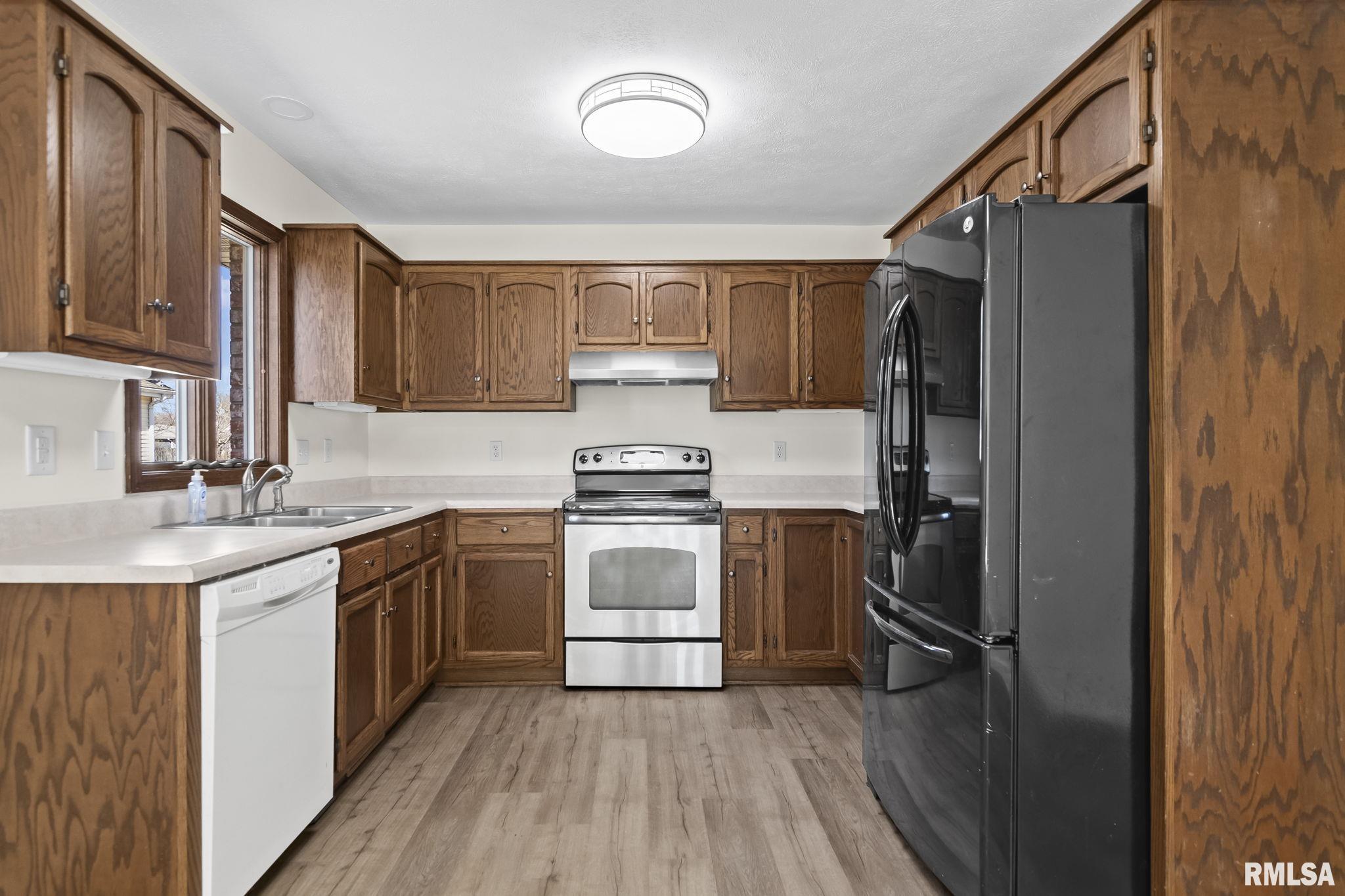 1805 S Buhr Mill Court