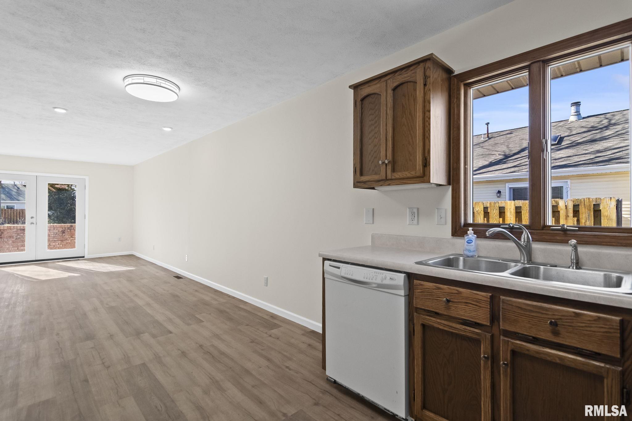 1805 S Buhr Mill Court