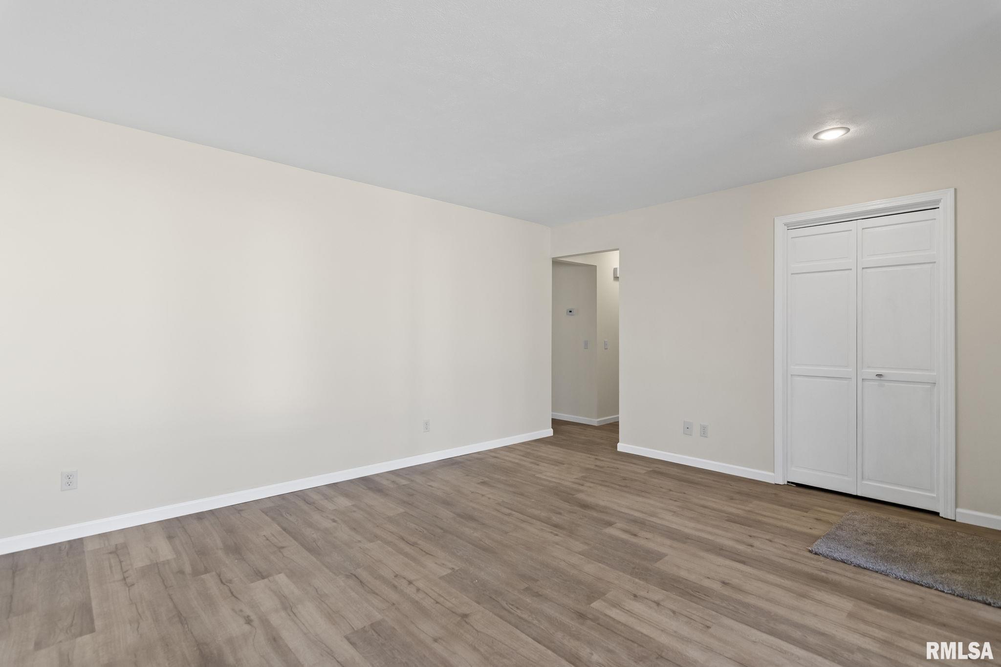 1805 S Buhr Mill Court