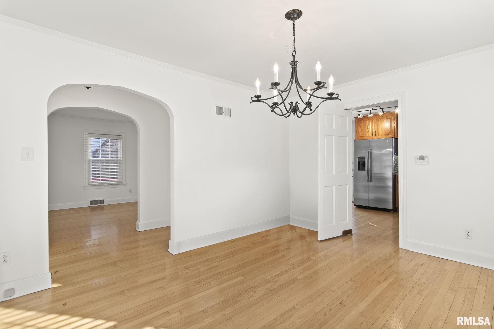 2016 S WHITTIER Avenue