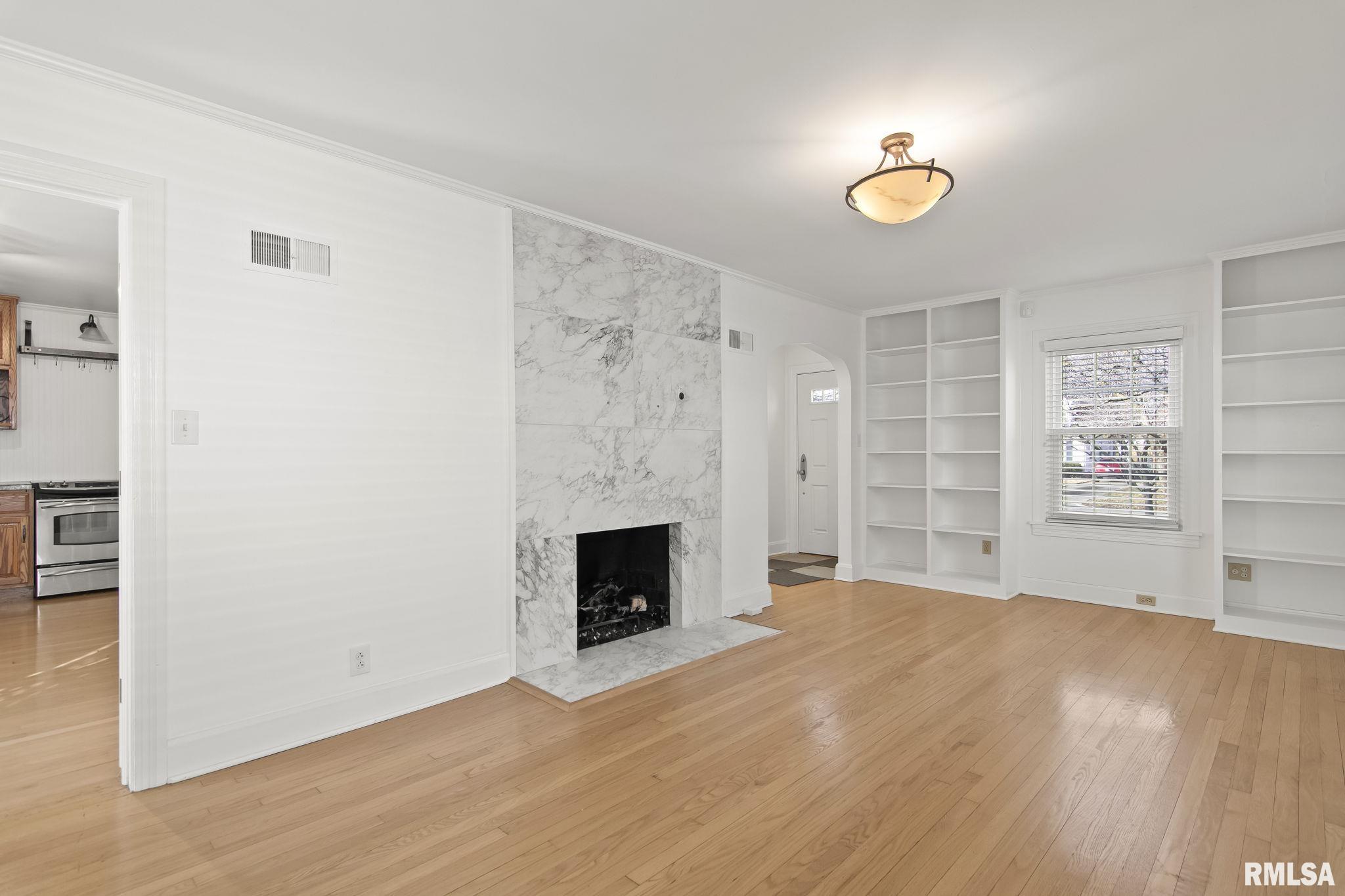 2016 S WHITTIER Avenue