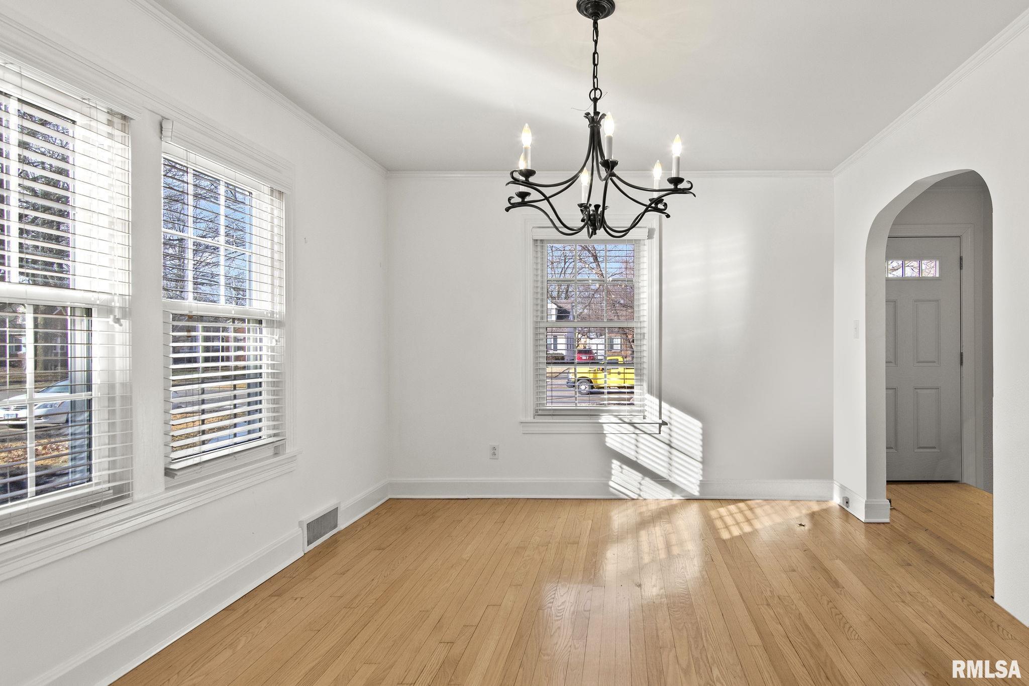 2016 S WHITTIER Avenue