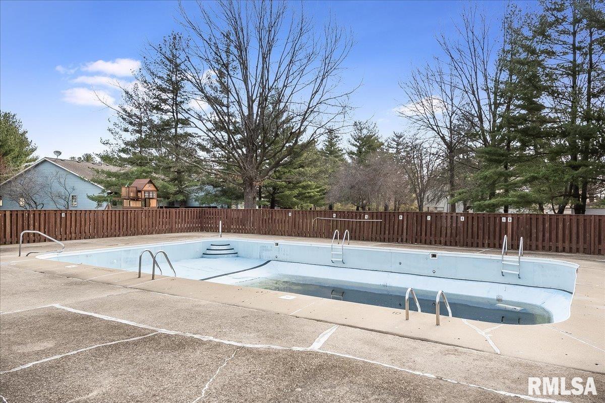 58 COUNTRY Place Unit: 58