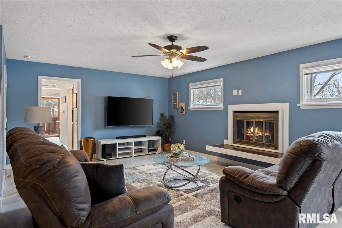 58 COUNTRY Place Unit: 58