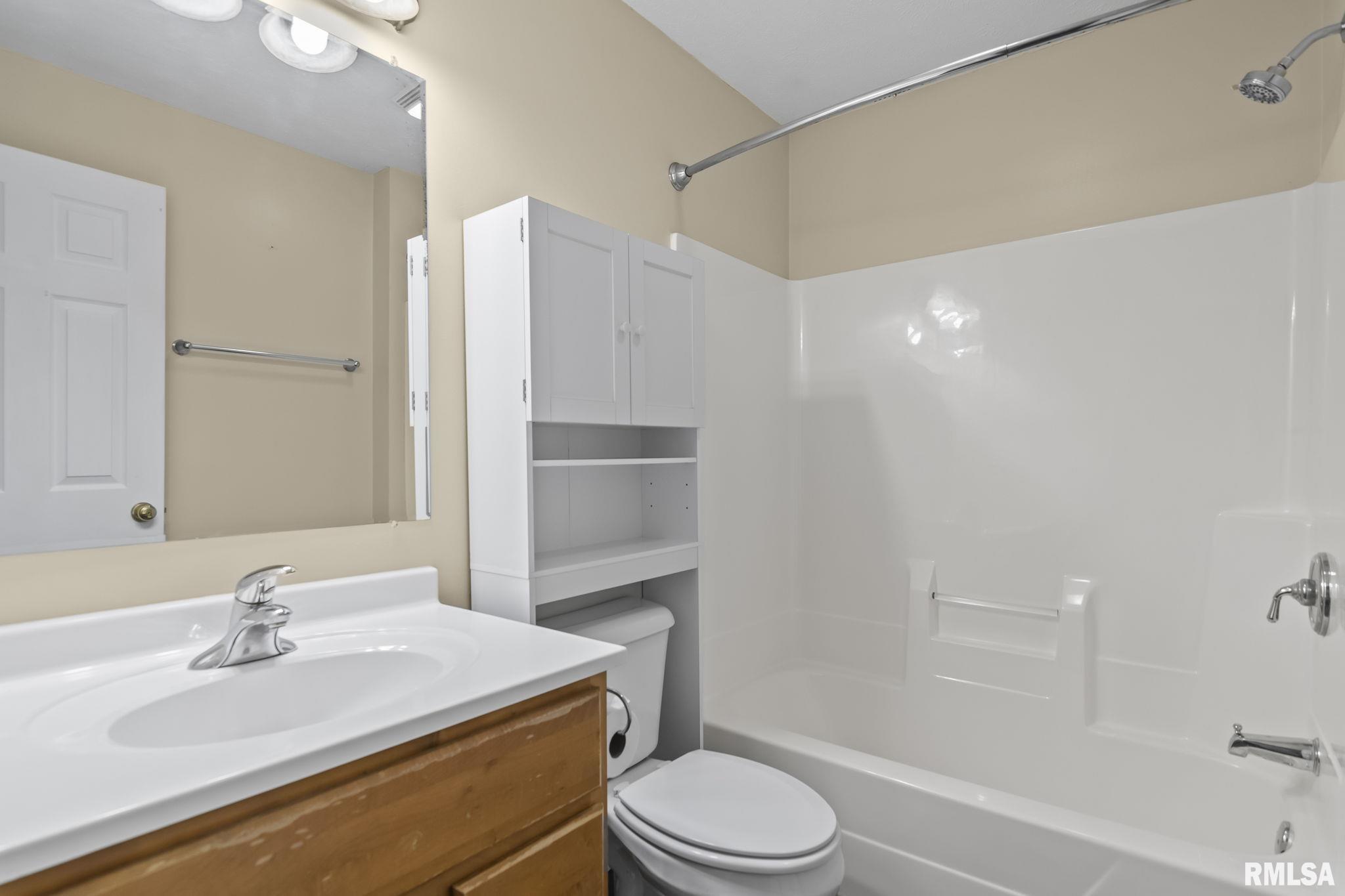 3300 S 4TH Street