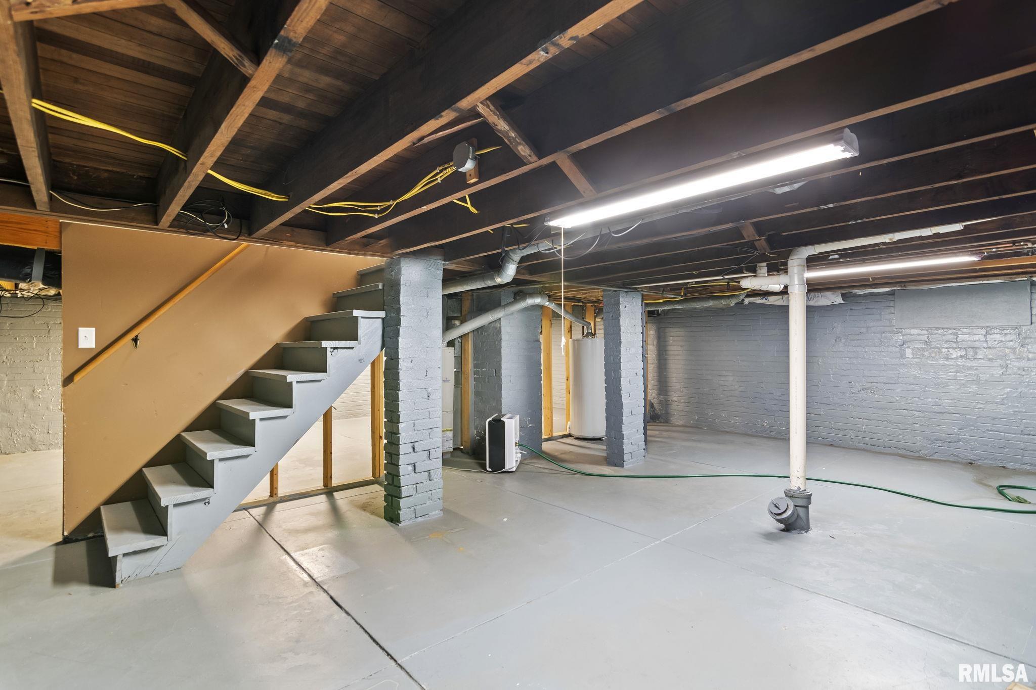 3300 S 4TH Street