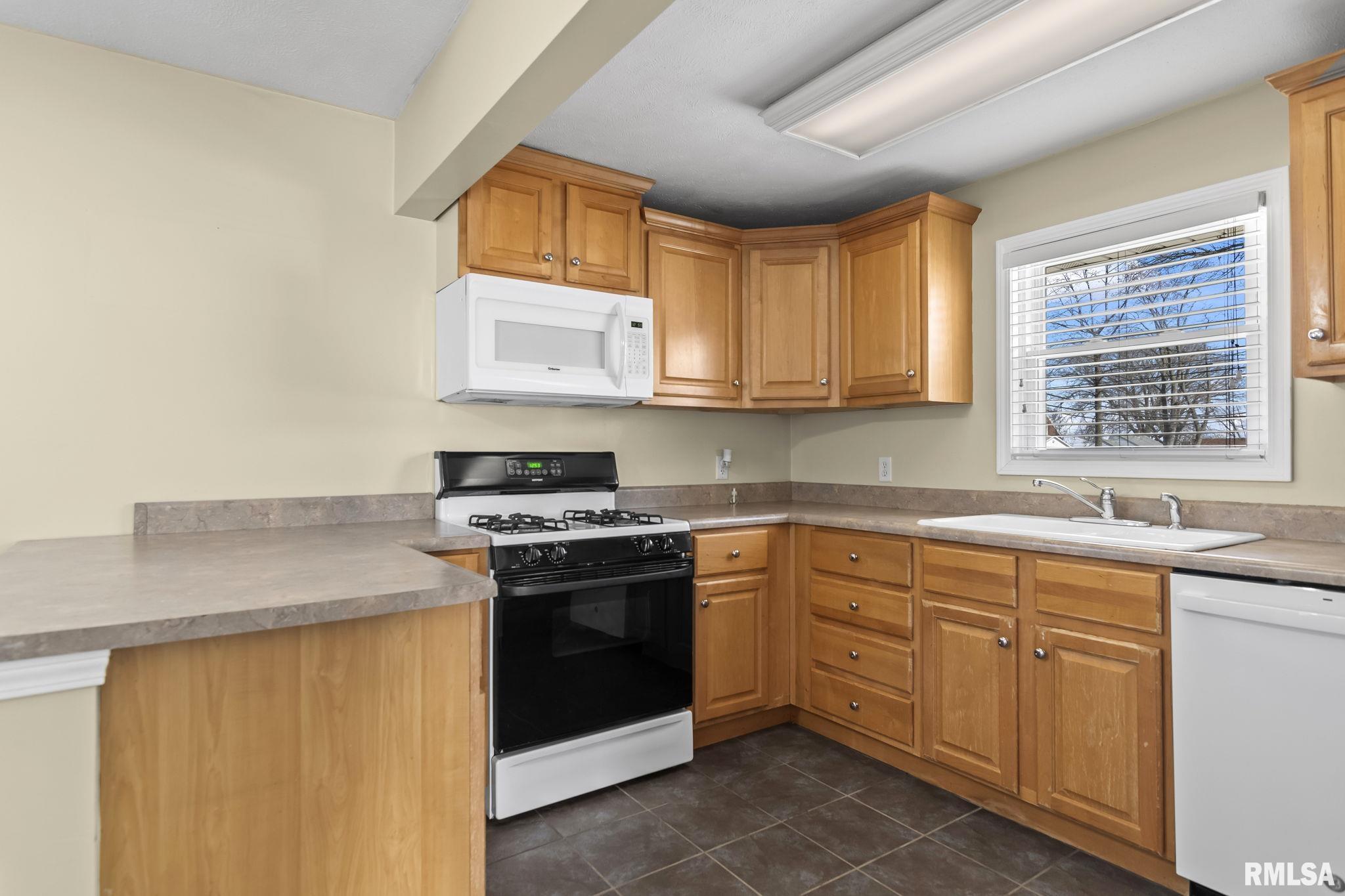 3300 S 4TH Street