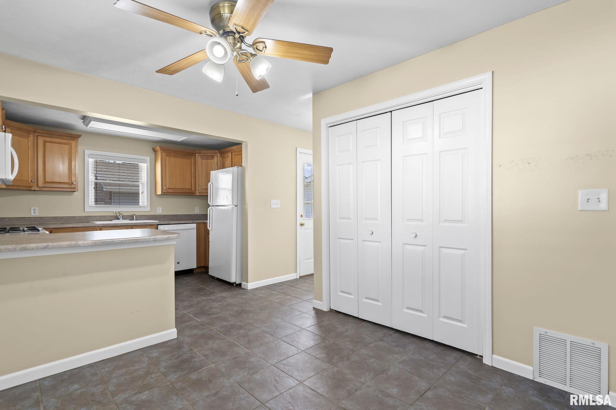 3300 S 4TH Street