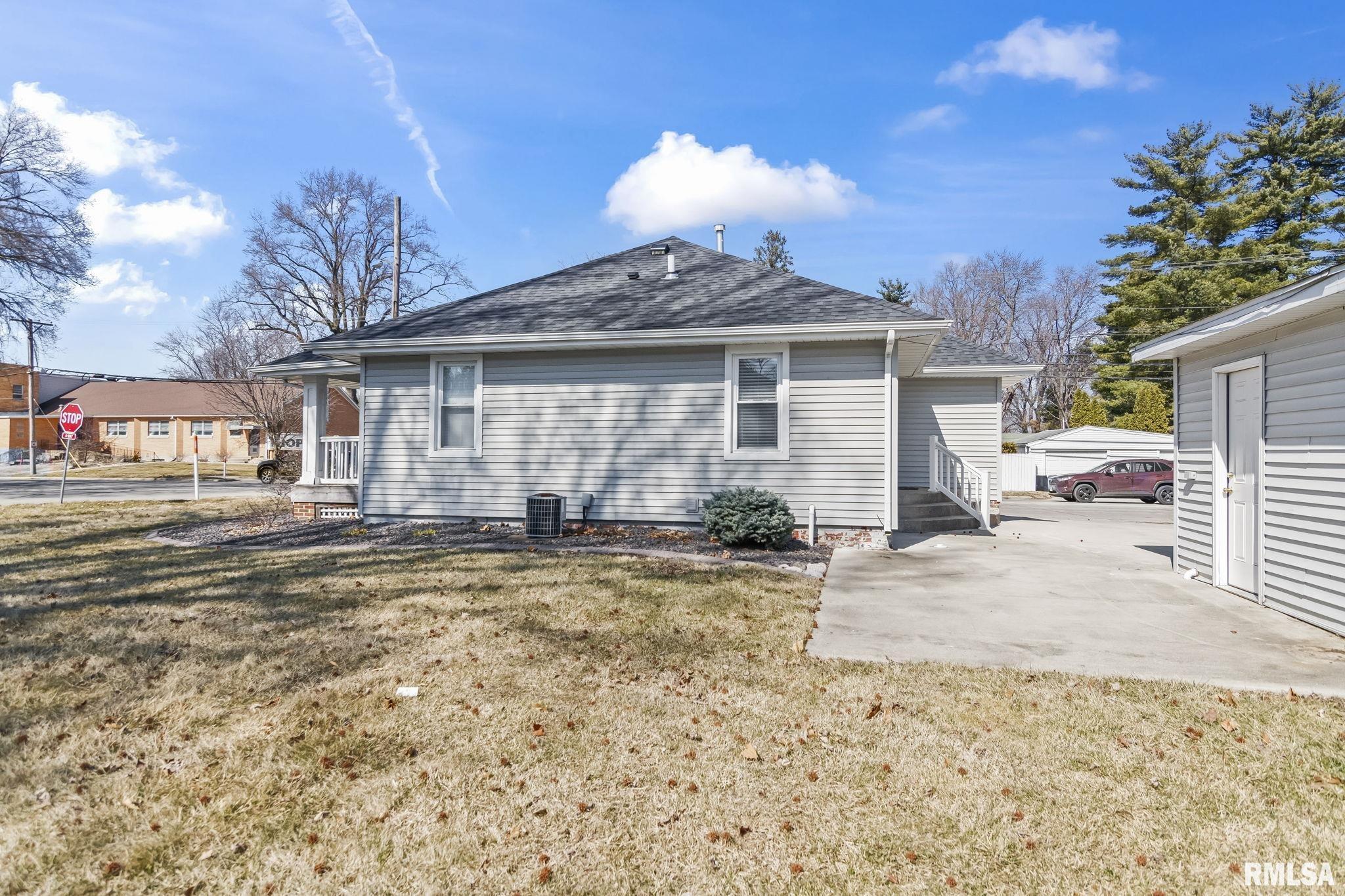 3300 S 4TH Street