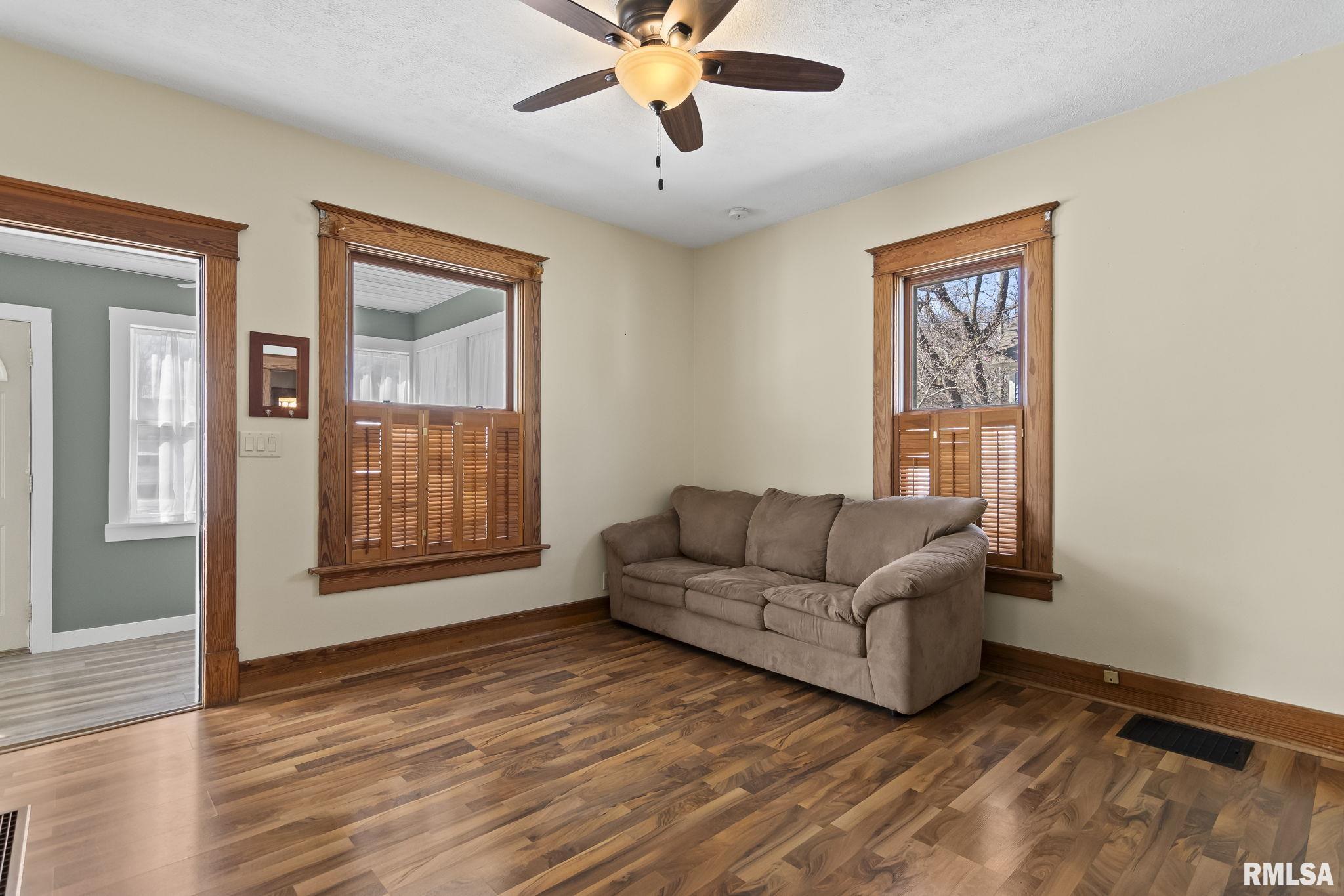 309 E Harpole Street
