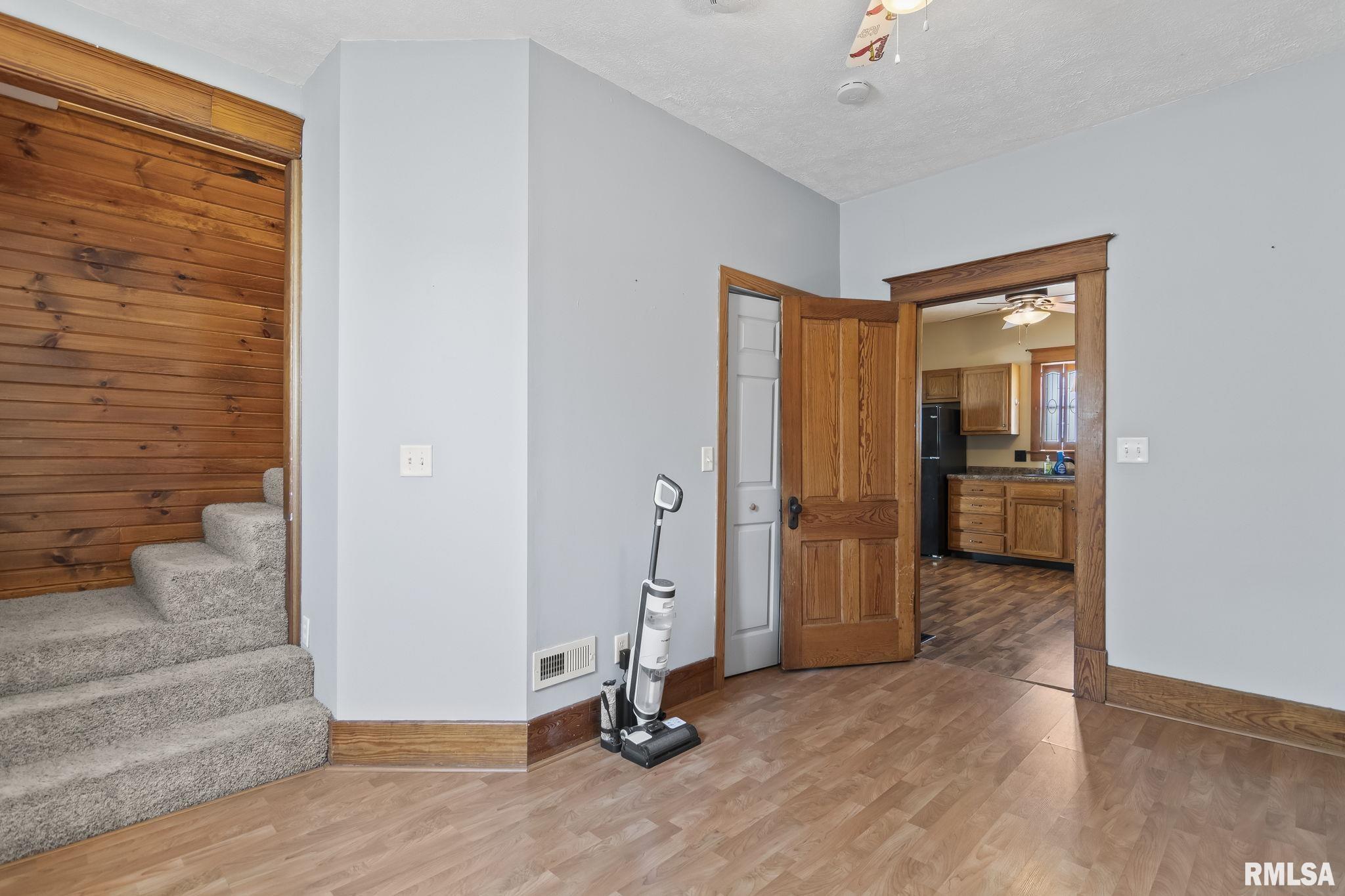 309 E Harpole Street