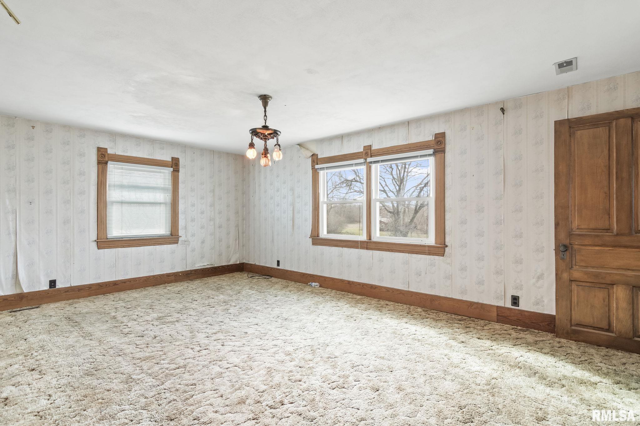 570 W ANDREW Road