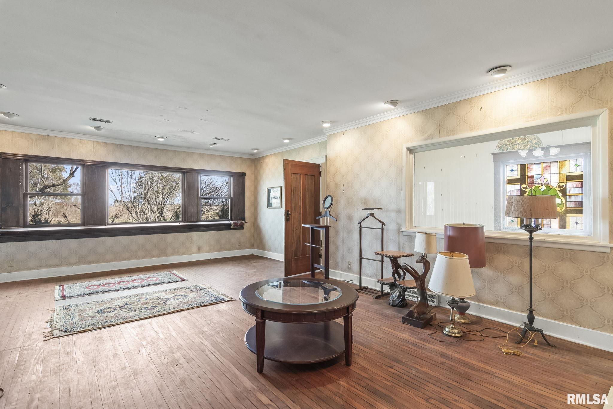570 W ANDREW Road