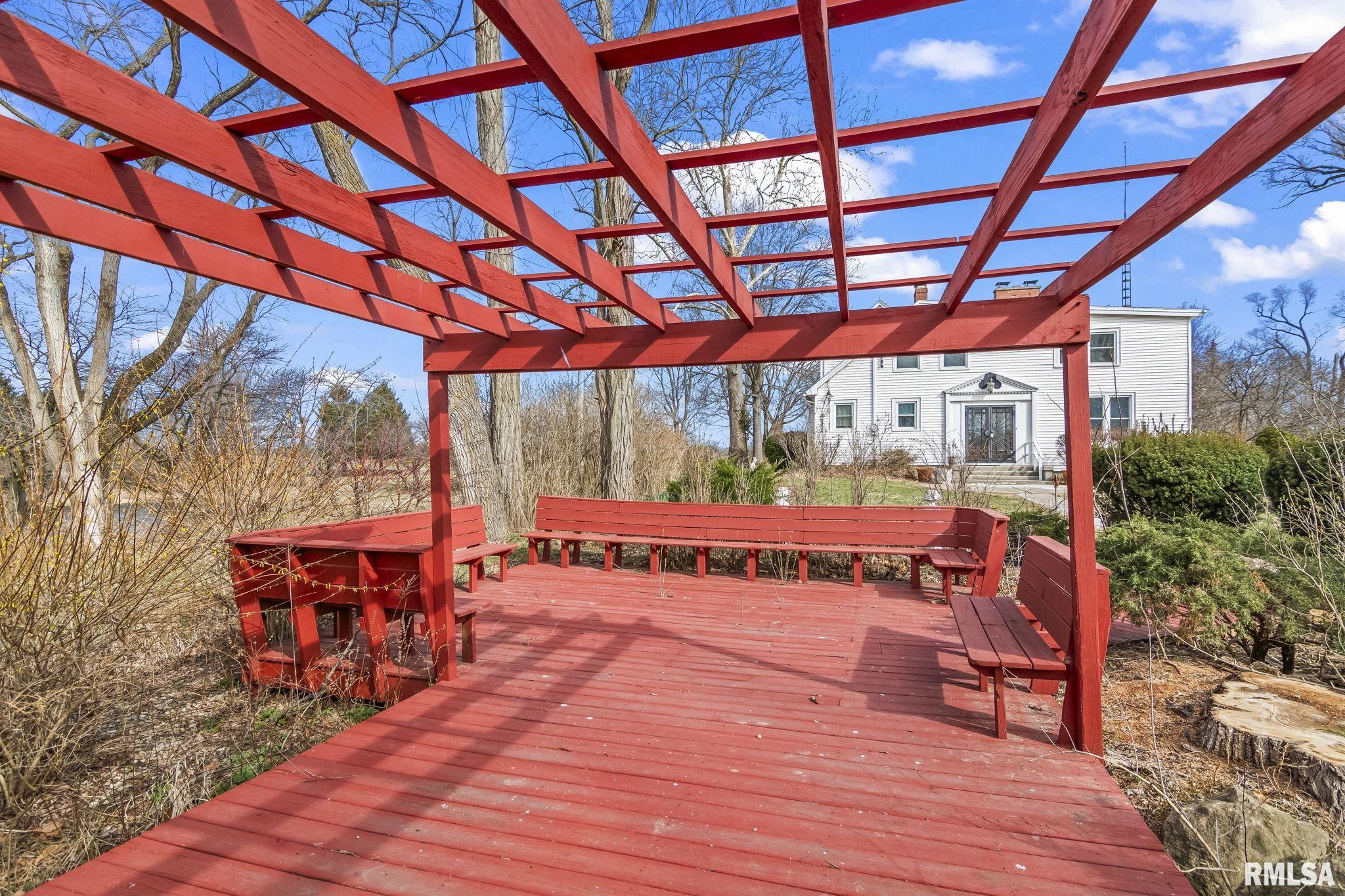 570 W ANDREW Road