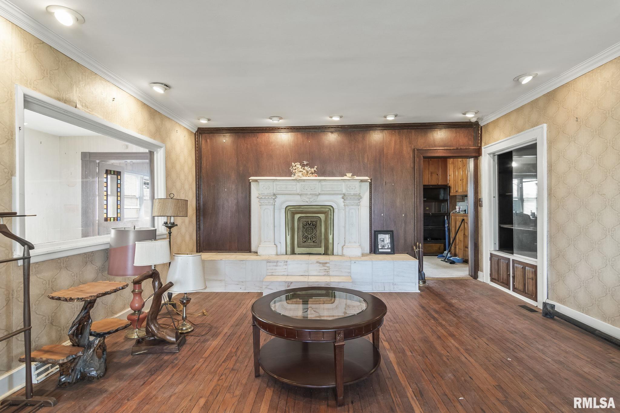 570 W ANDREW Road