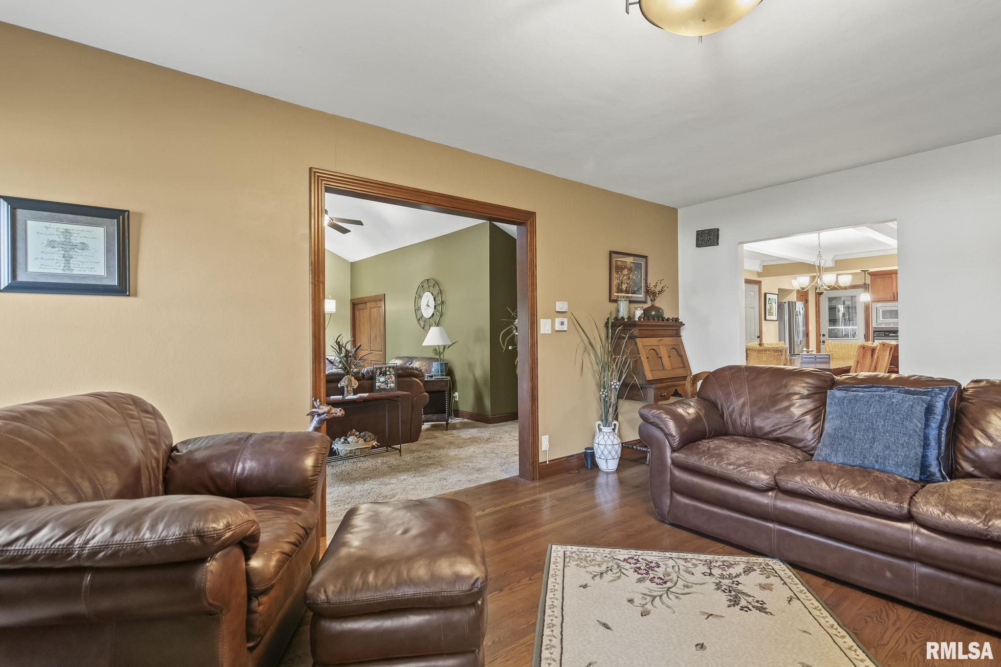 108 E Hazel Dell Lane