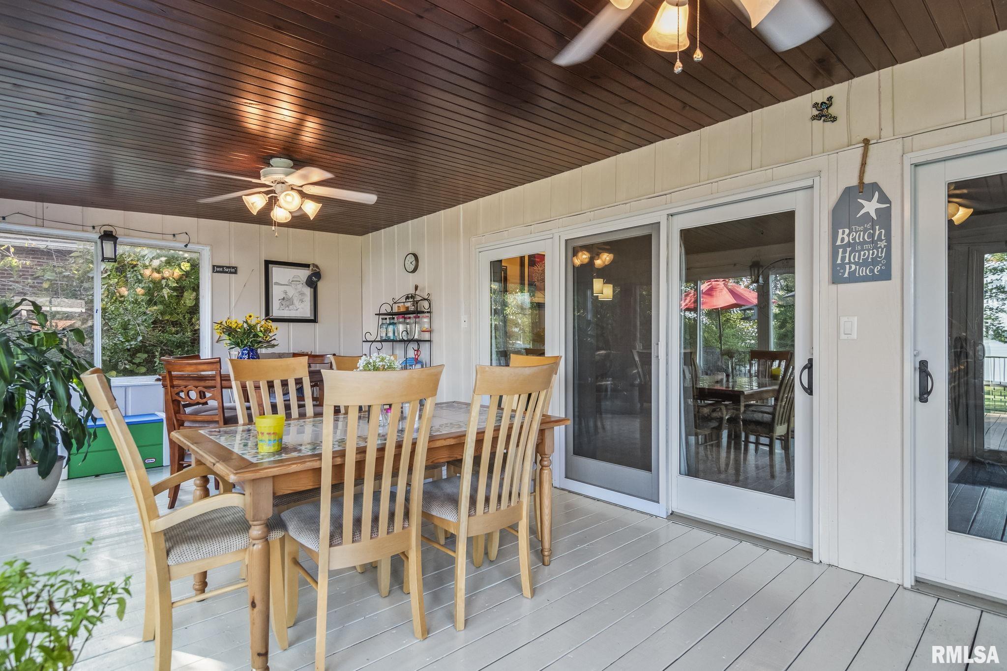 108 E Hazel Dell Lane