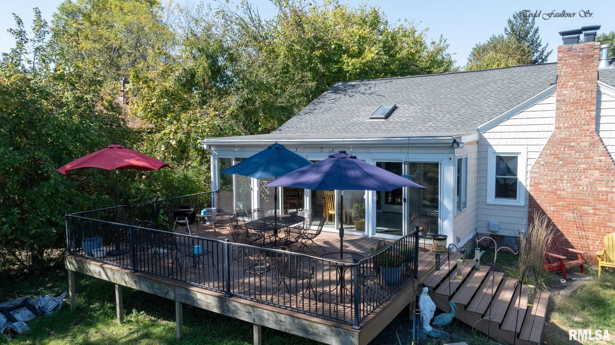 108 E Hazel Dell Lane