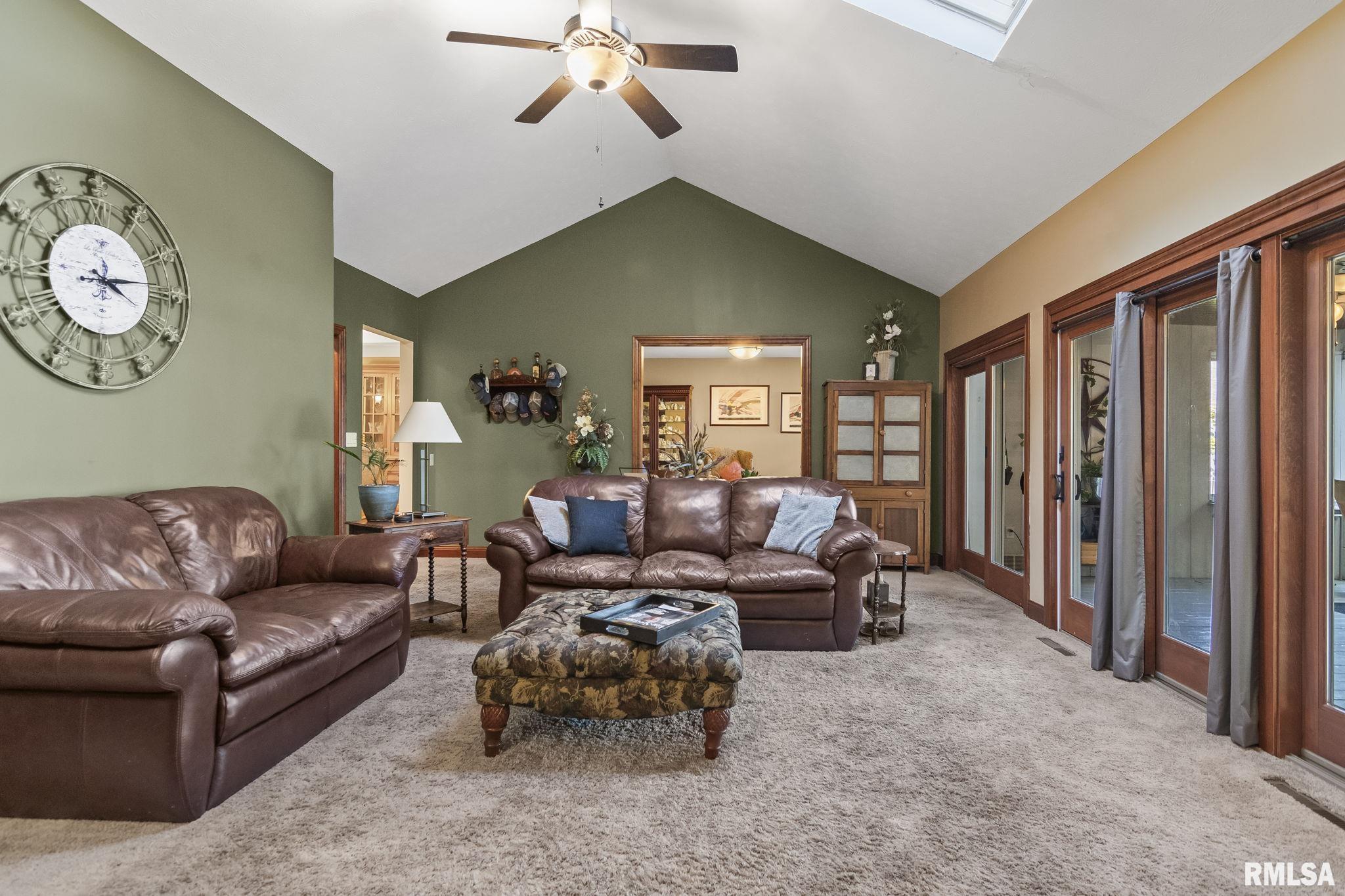 108 E Hazel Dell Lane