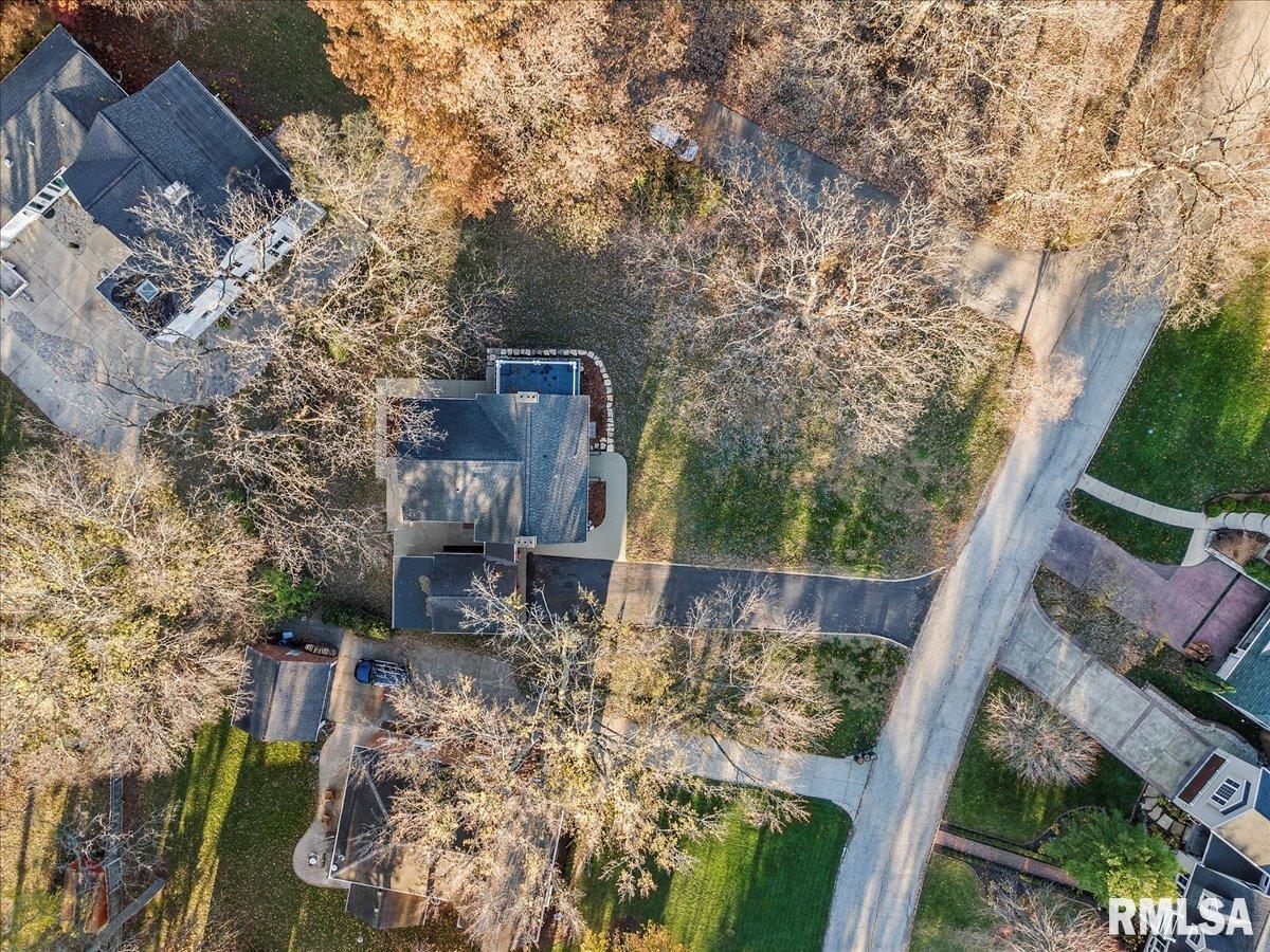 2211 S Wiggins Avenue