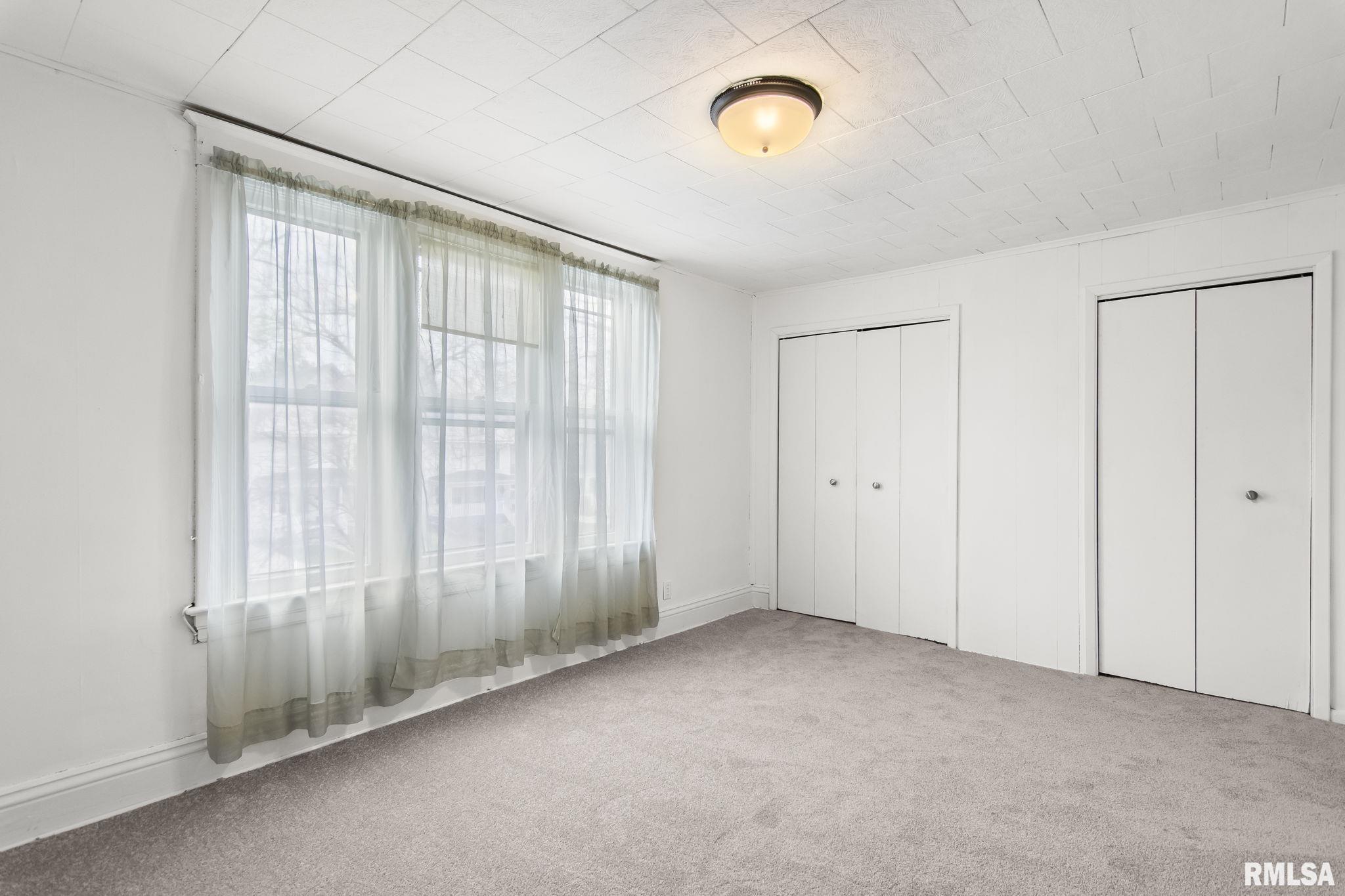 801 S PARK Avenue