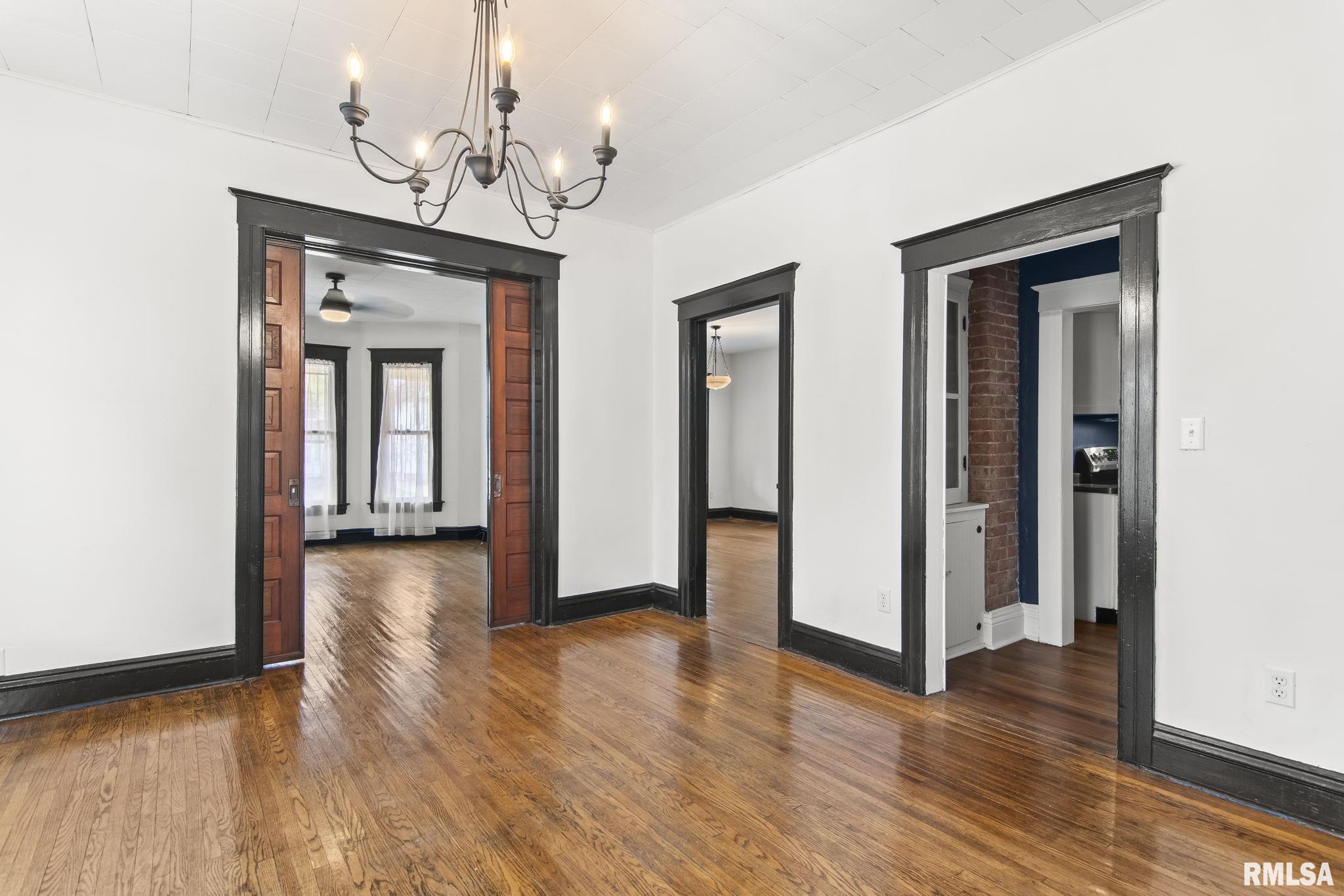 801 S PARK Avenue