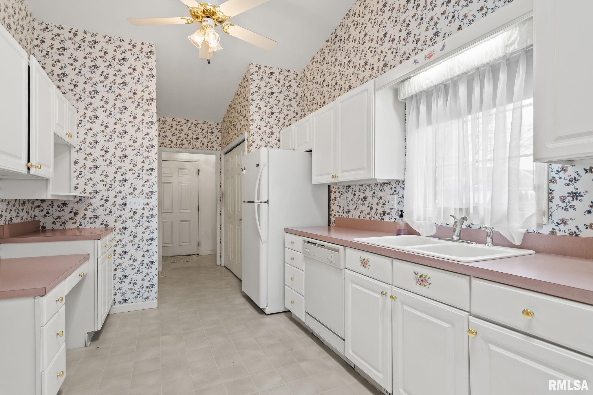 5000 EAGLE RIDGE Drive