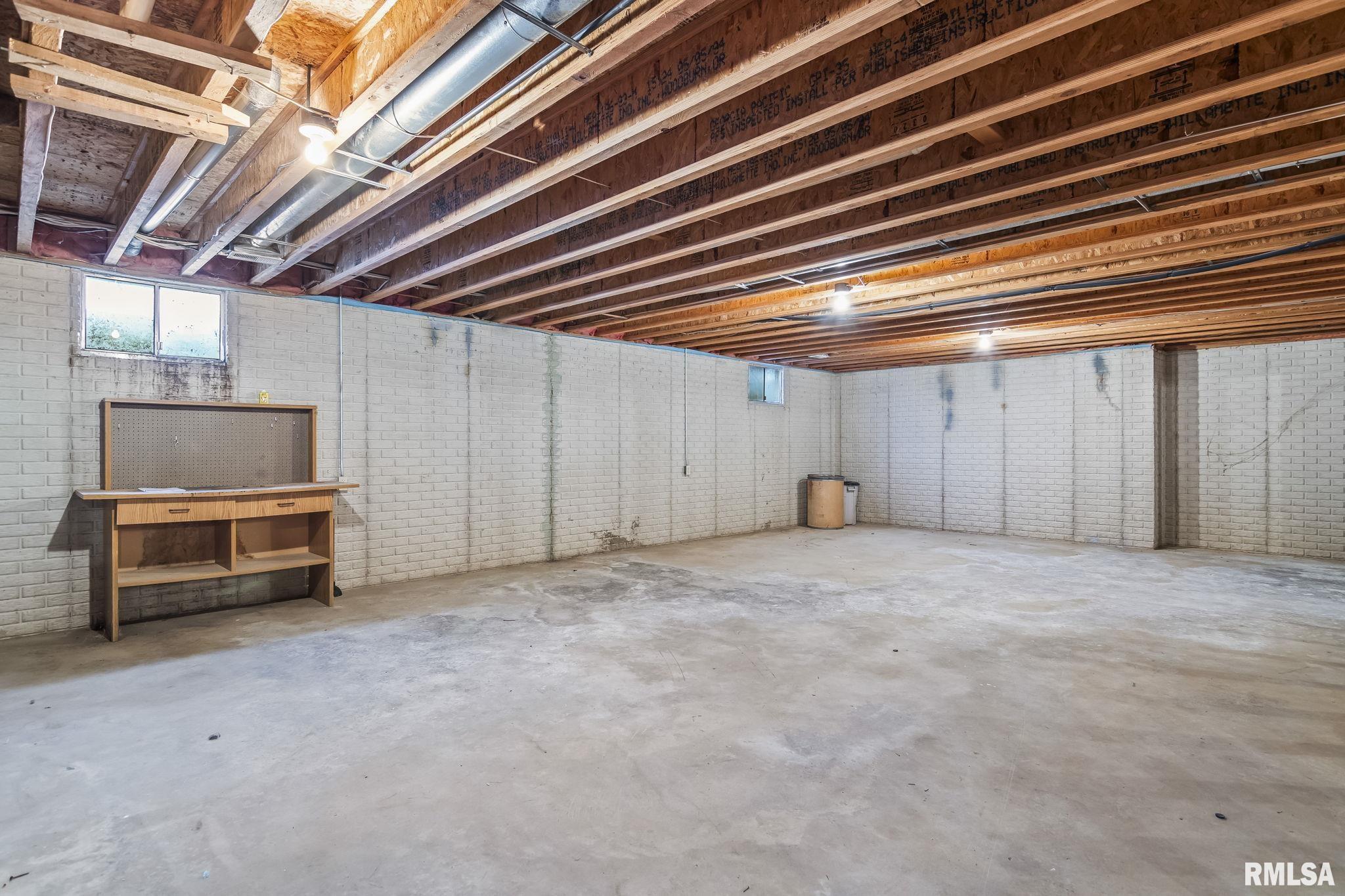 5000 EAGLE RIDGE Drive