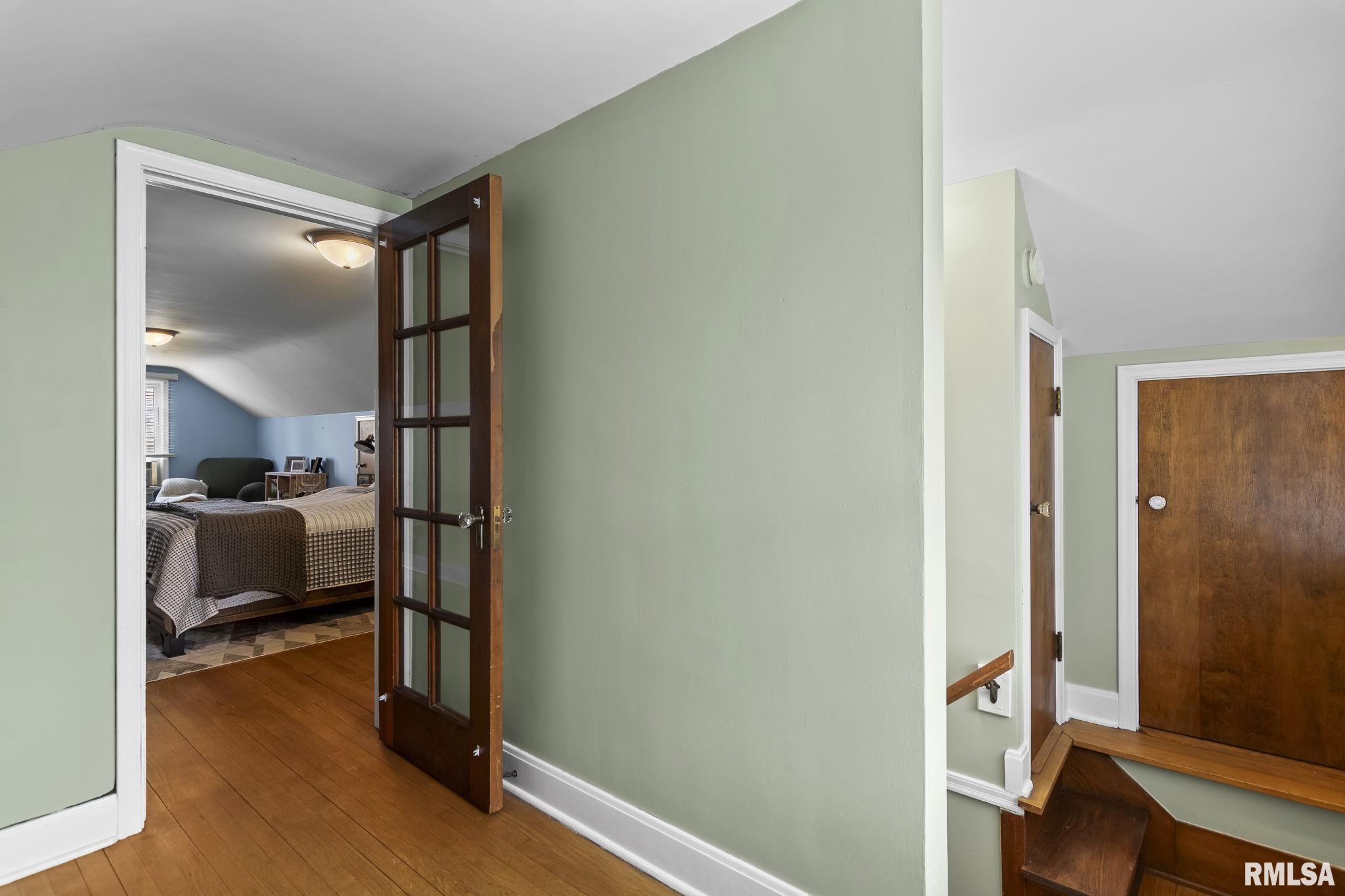 2004 S WALNUT Street
