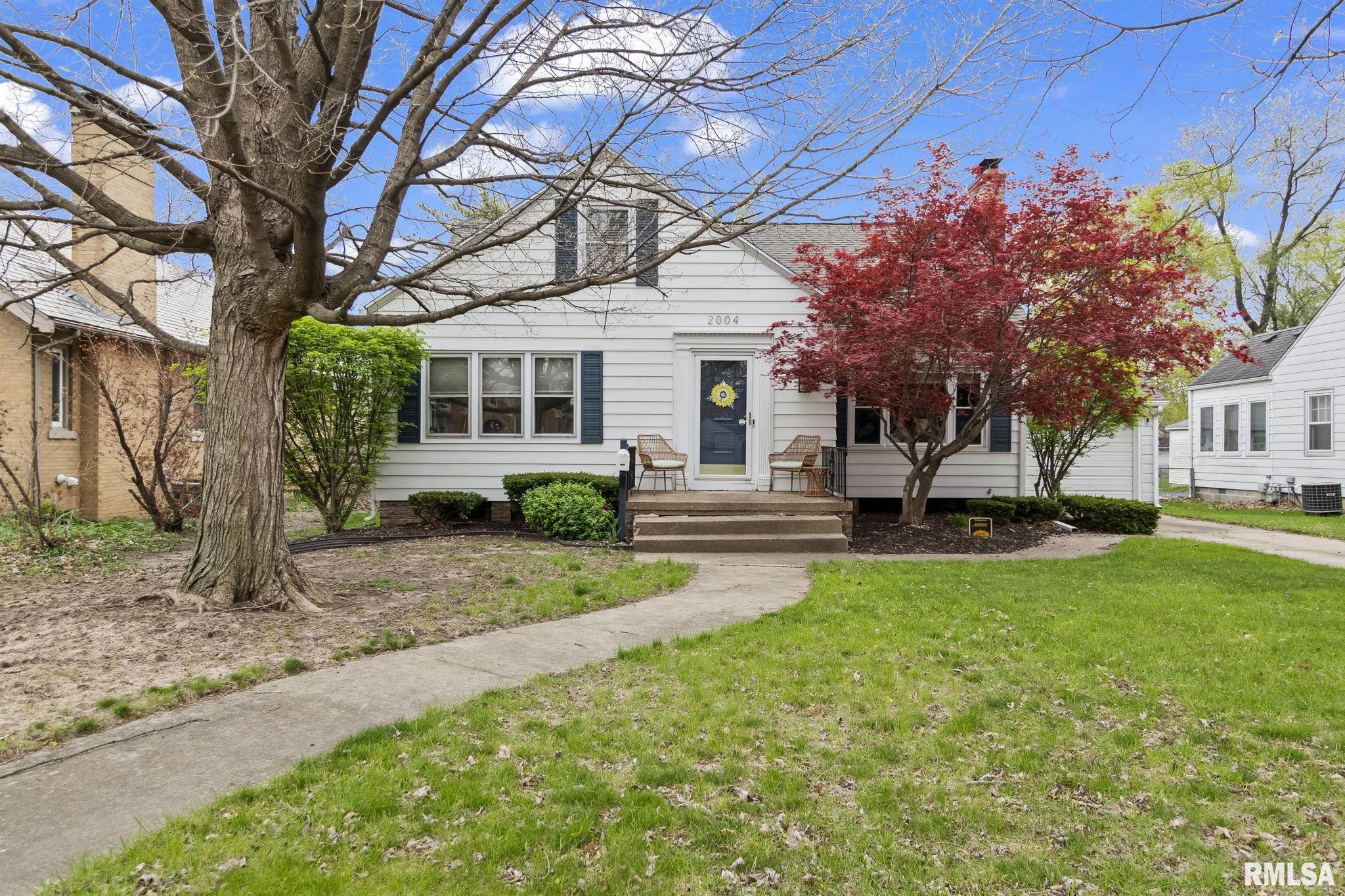 2004 S WALNUT Street