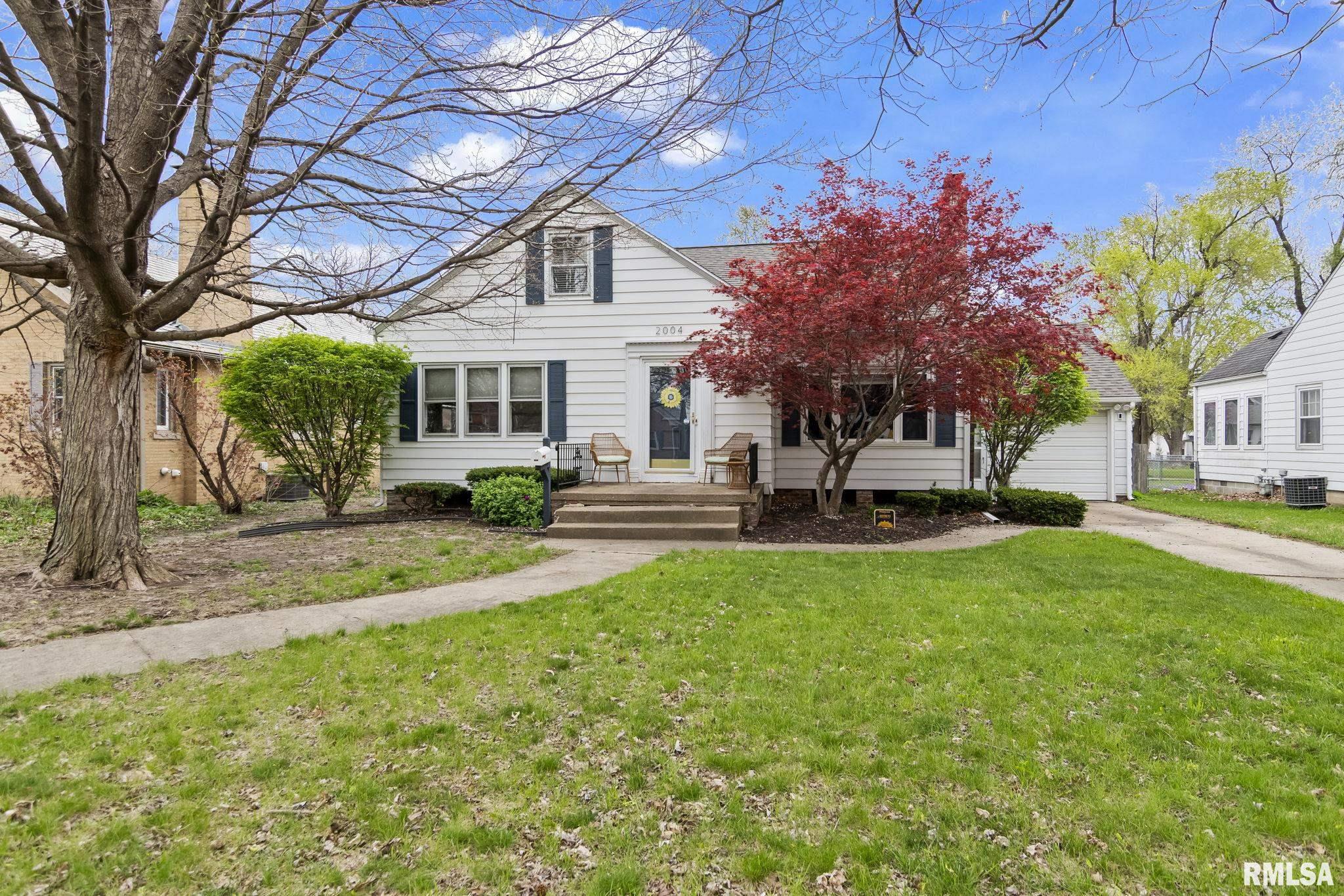 2004 S WALNUT Street