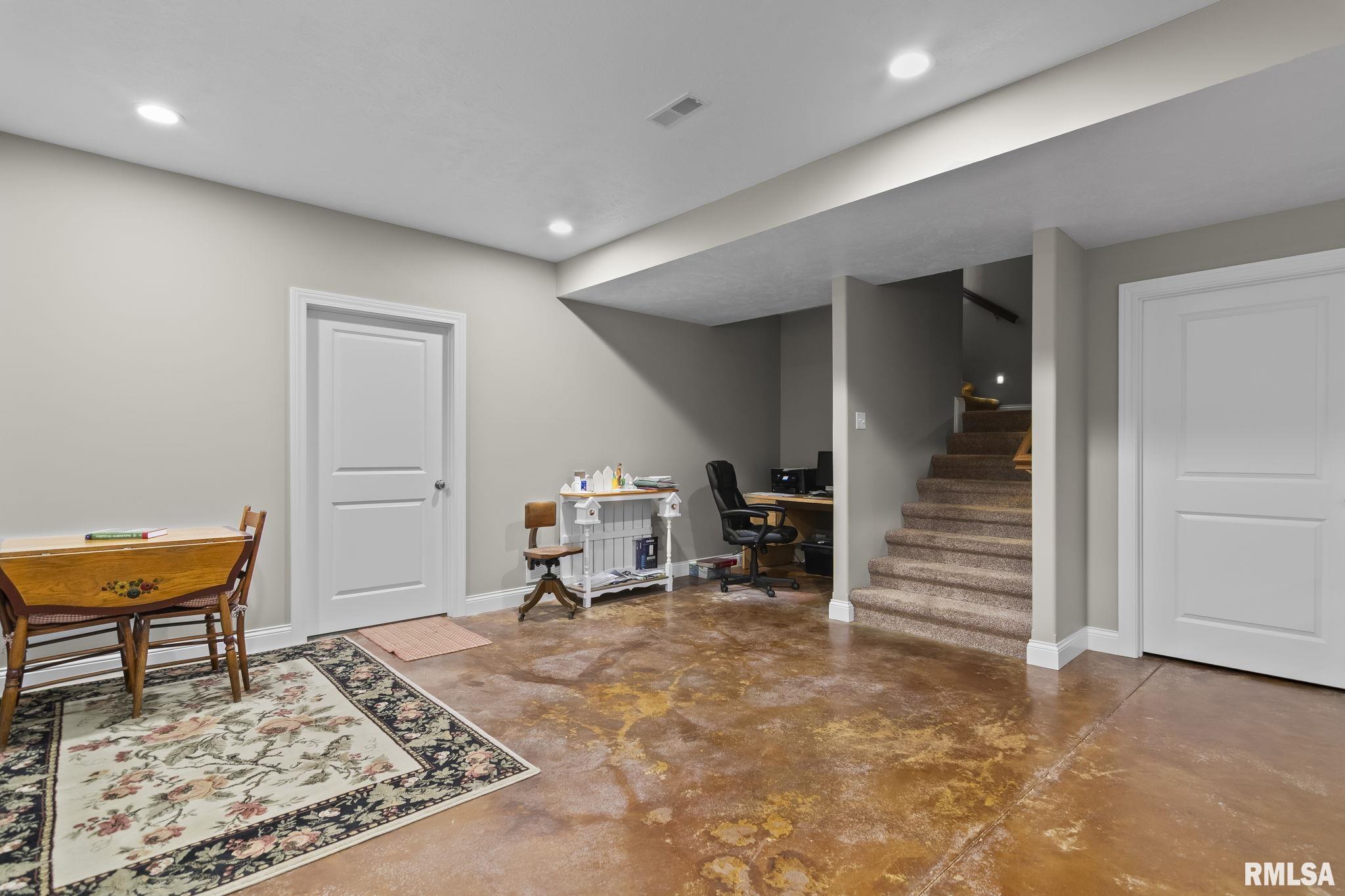5704 Kelley Point Drive