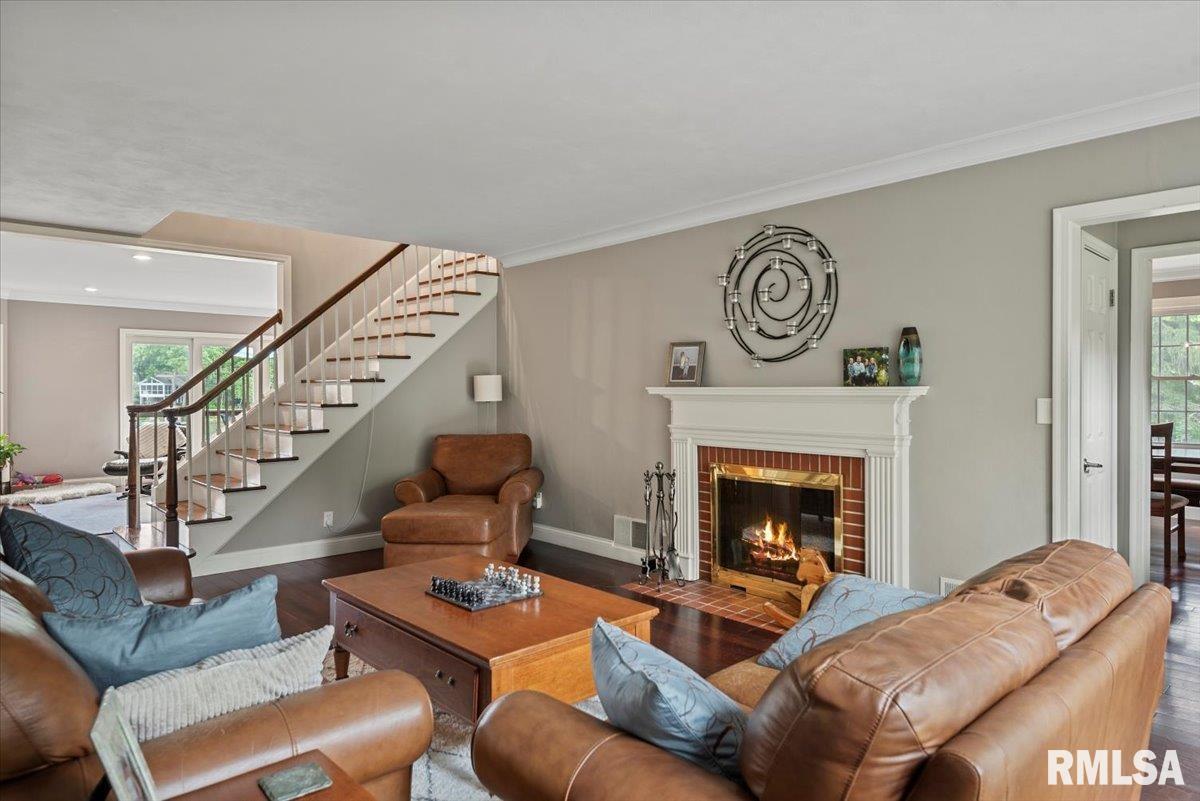 20 East Hazel Dell Lane