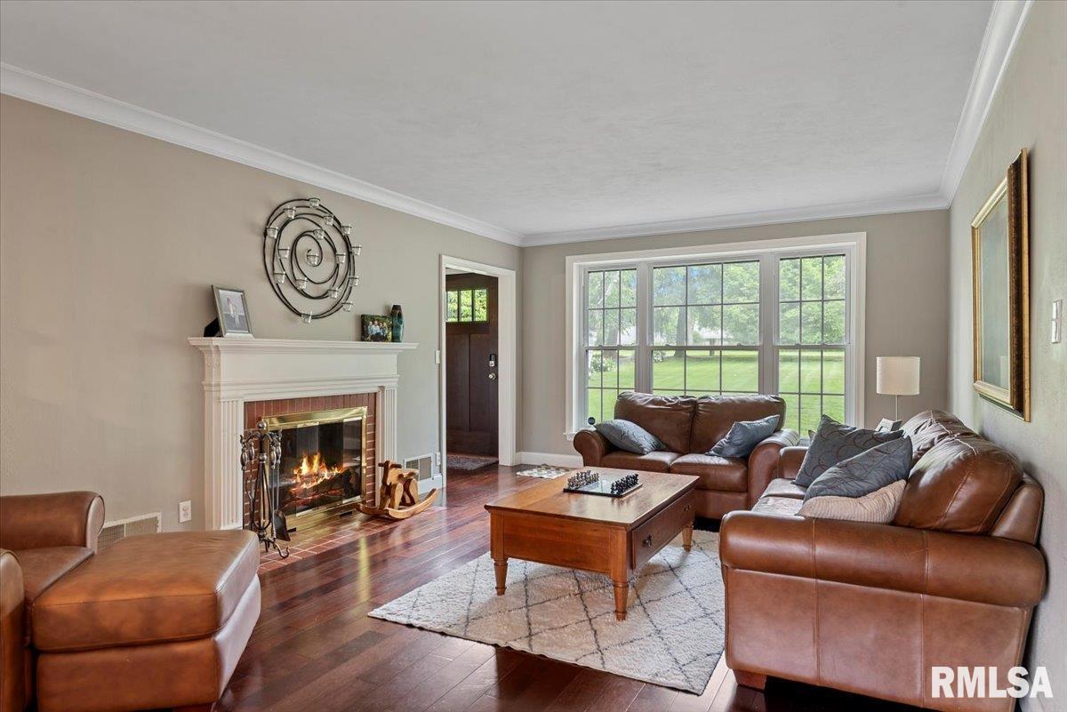 20 East Hazel Dell Lane
