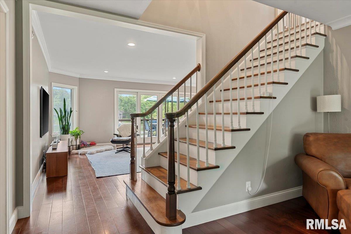 20 East Hazel Dell Lane