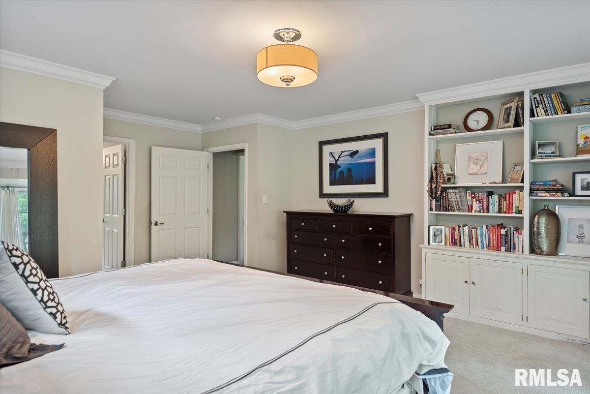 20 East Hazel Dell Lane