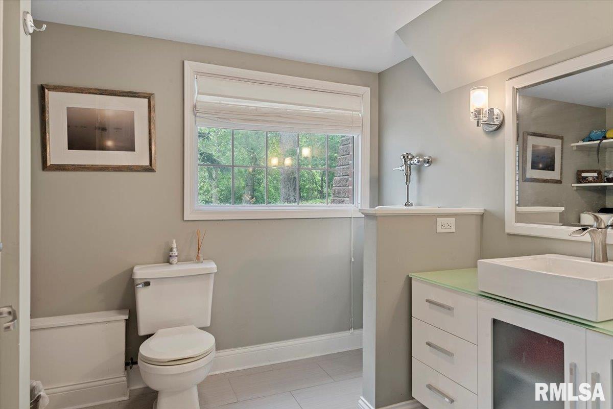 20 East Hazel Dell Lane