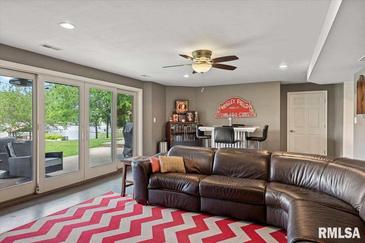 20 East Hazel Dell Lane