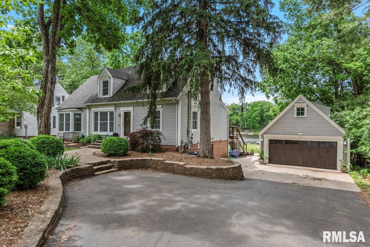 20 East Hazel Dell Lane