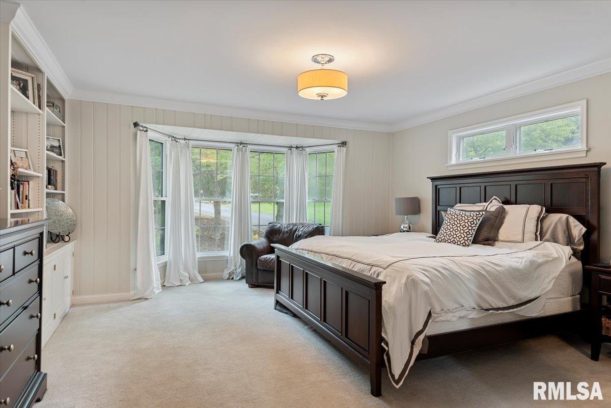 20 East Hazel Dell Lane