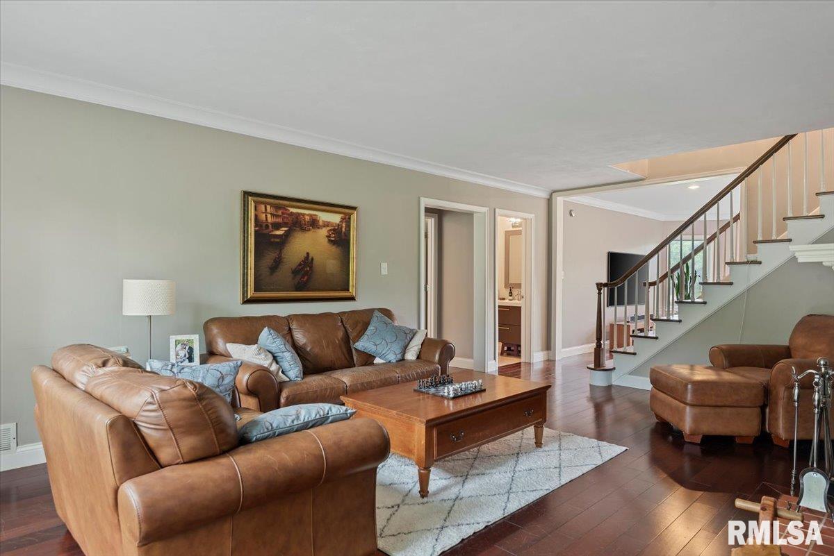 20 East Hazel Dell Lane